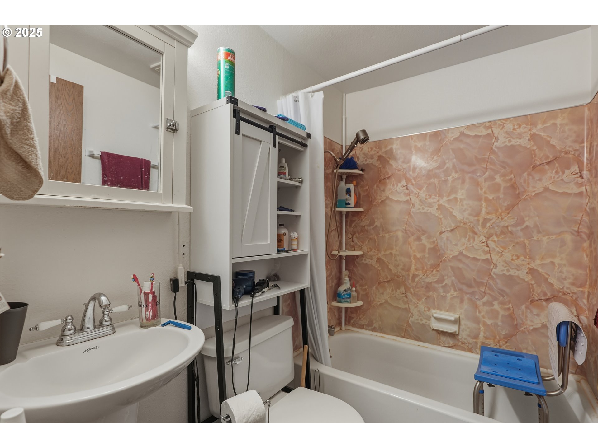 Photo #5: 266544627 Listing: Photo #5