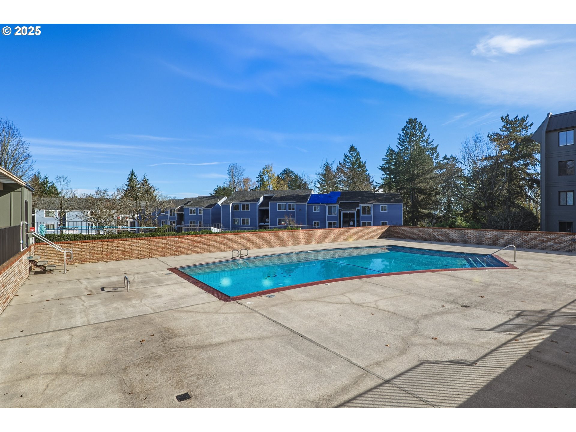 Photo #1: 266544627 Listing: Photo #1