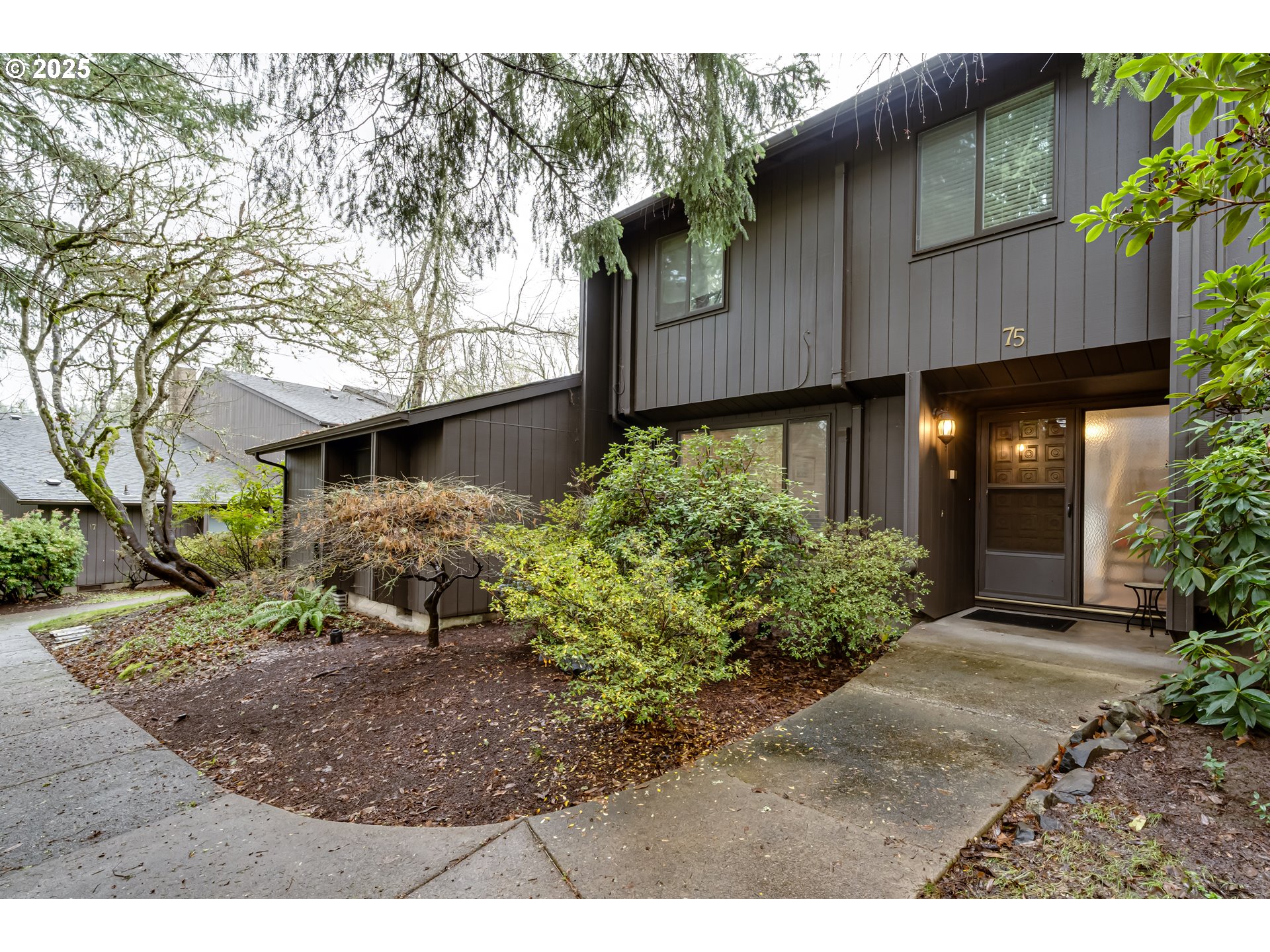 Photo of 75 WESTBROOK WAY Eugene OR 97405