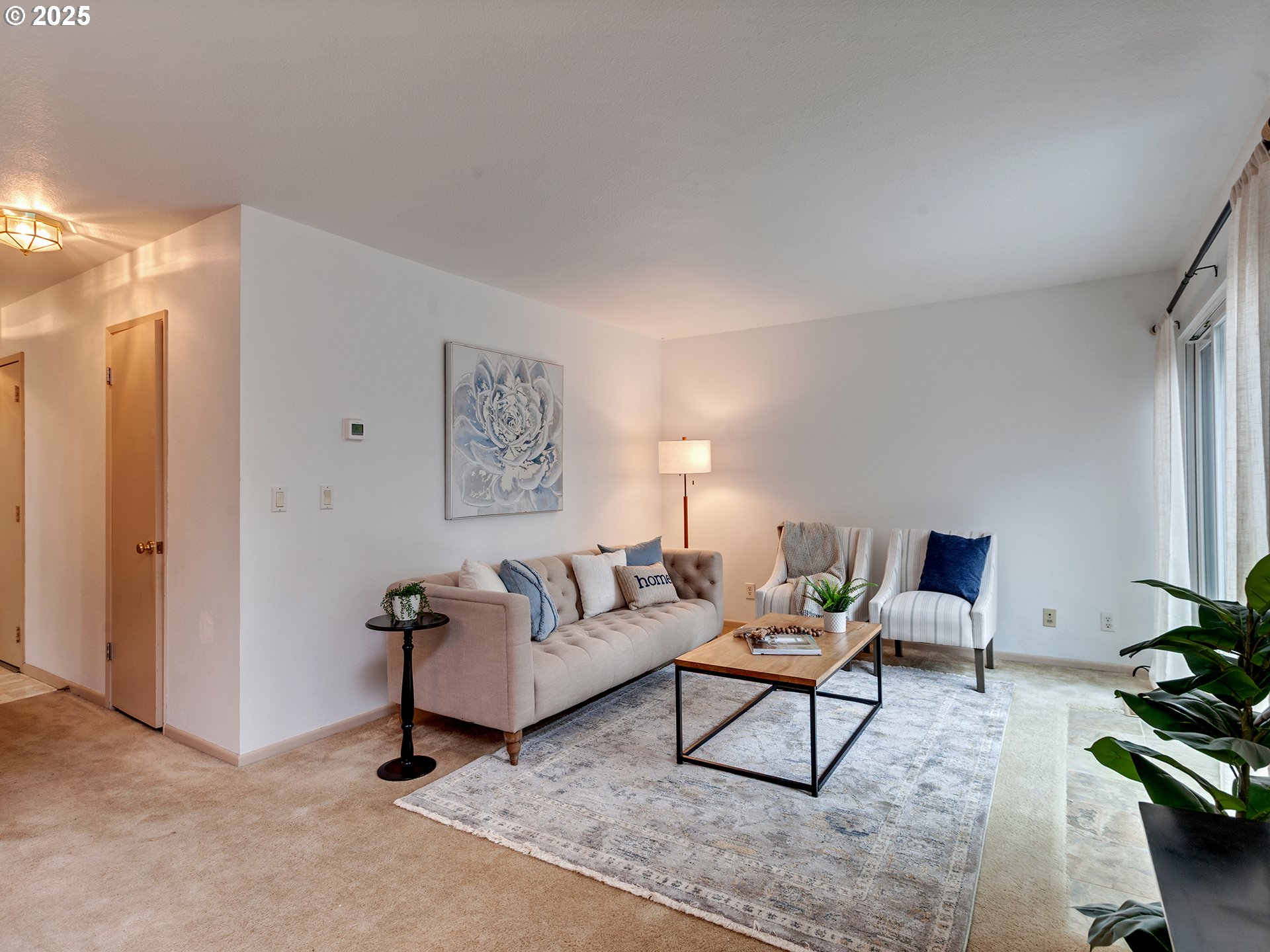 Photo #4: 267599640 Listing: Photo #4