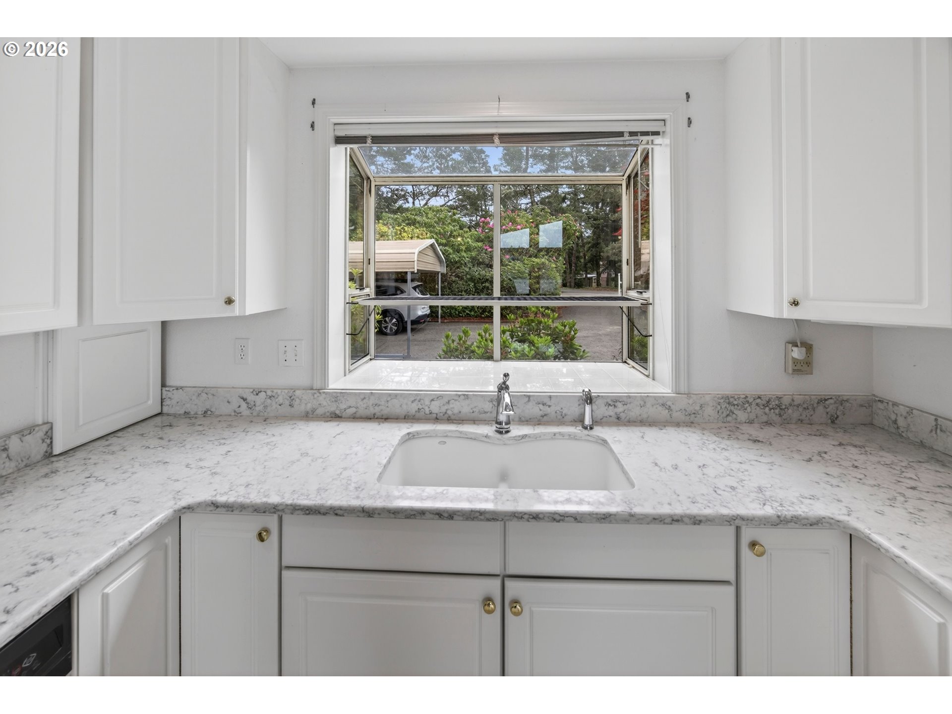 5577 S SHORE DR, Florence, OR, 97439