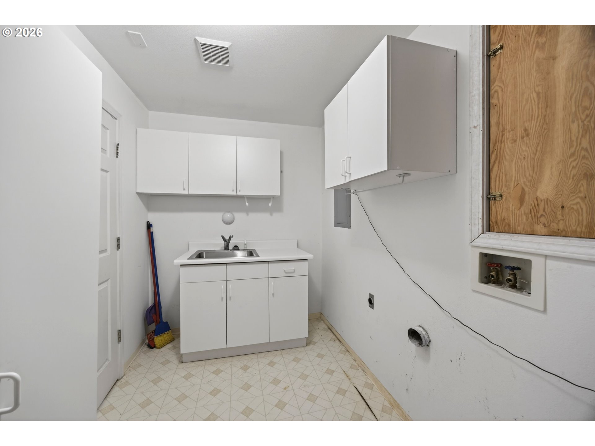 5577 S SHORE DR, Florence, OR, 97439