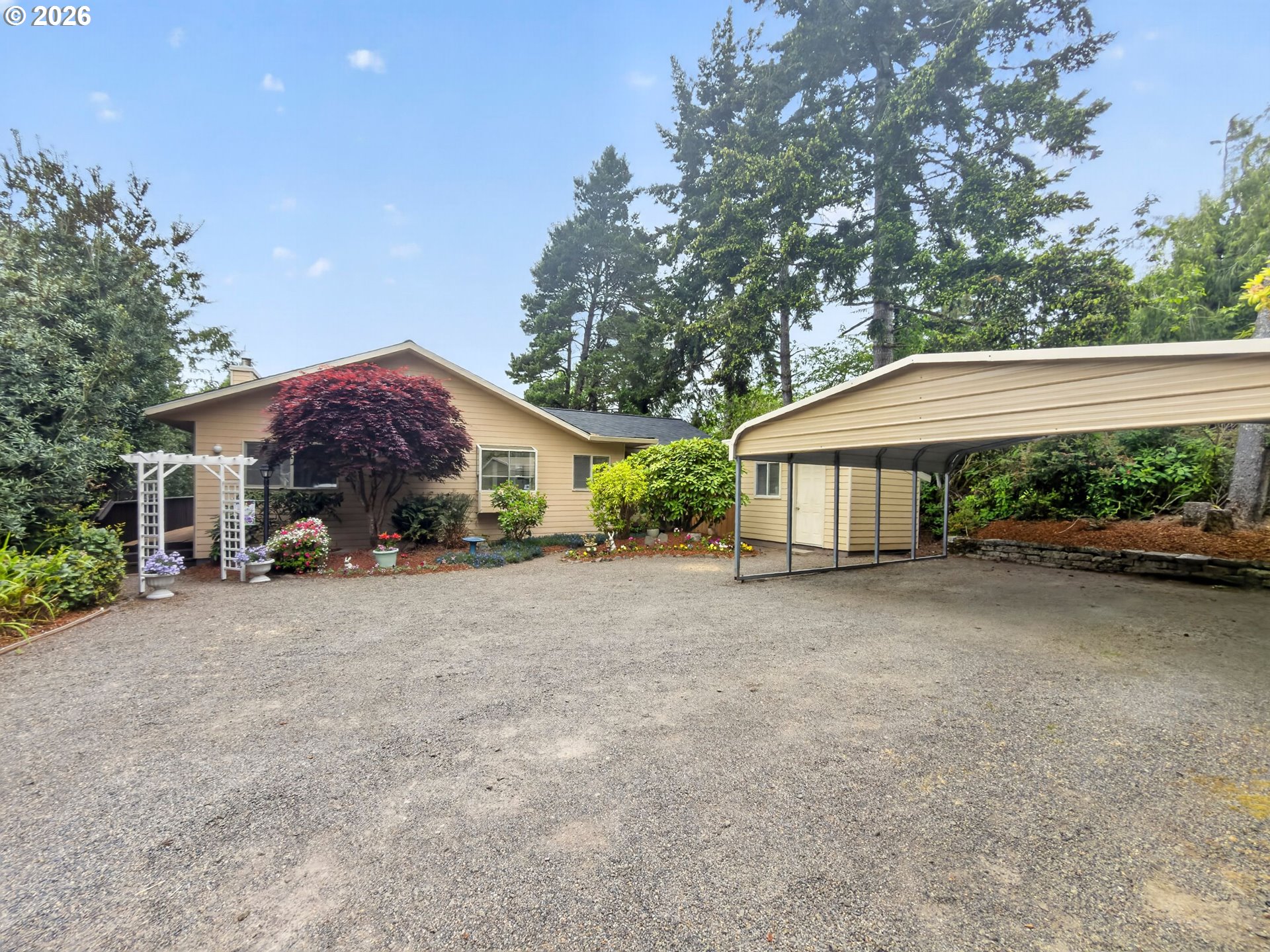 5577 S SHORE DR, Florence, OR, 97439