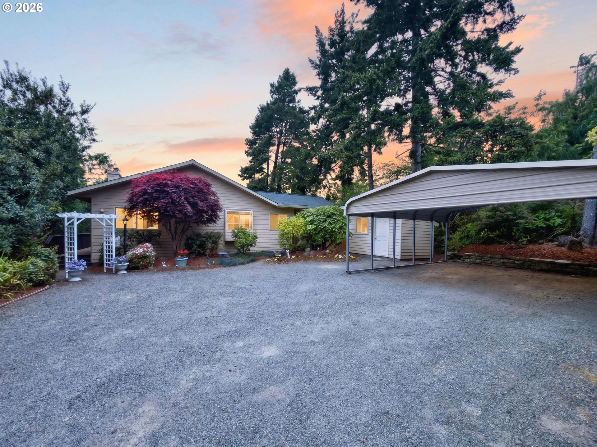 5577 S SHORE DR, Florence, OR, 97439