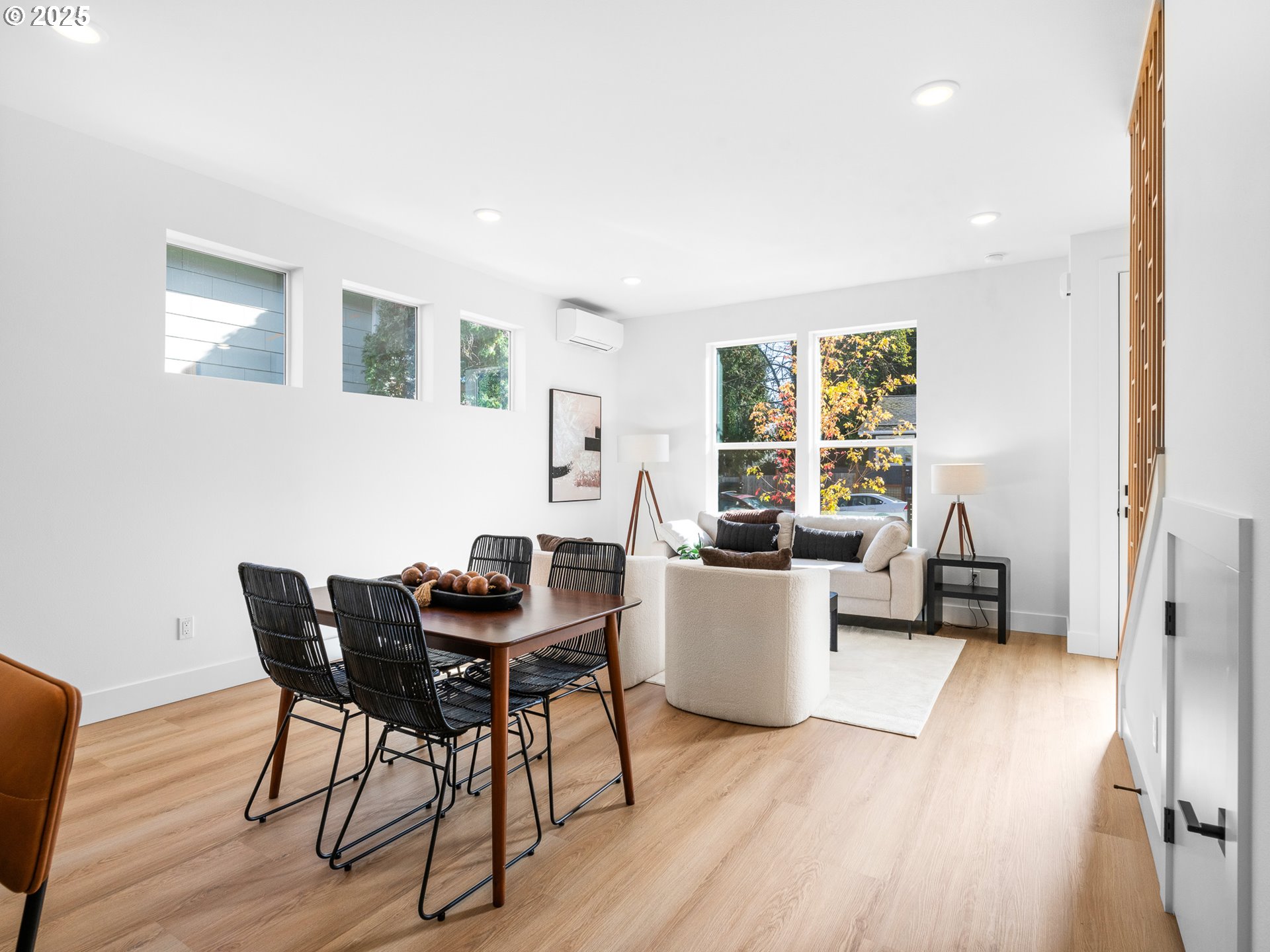 Photo #2: 268596806 Listing 