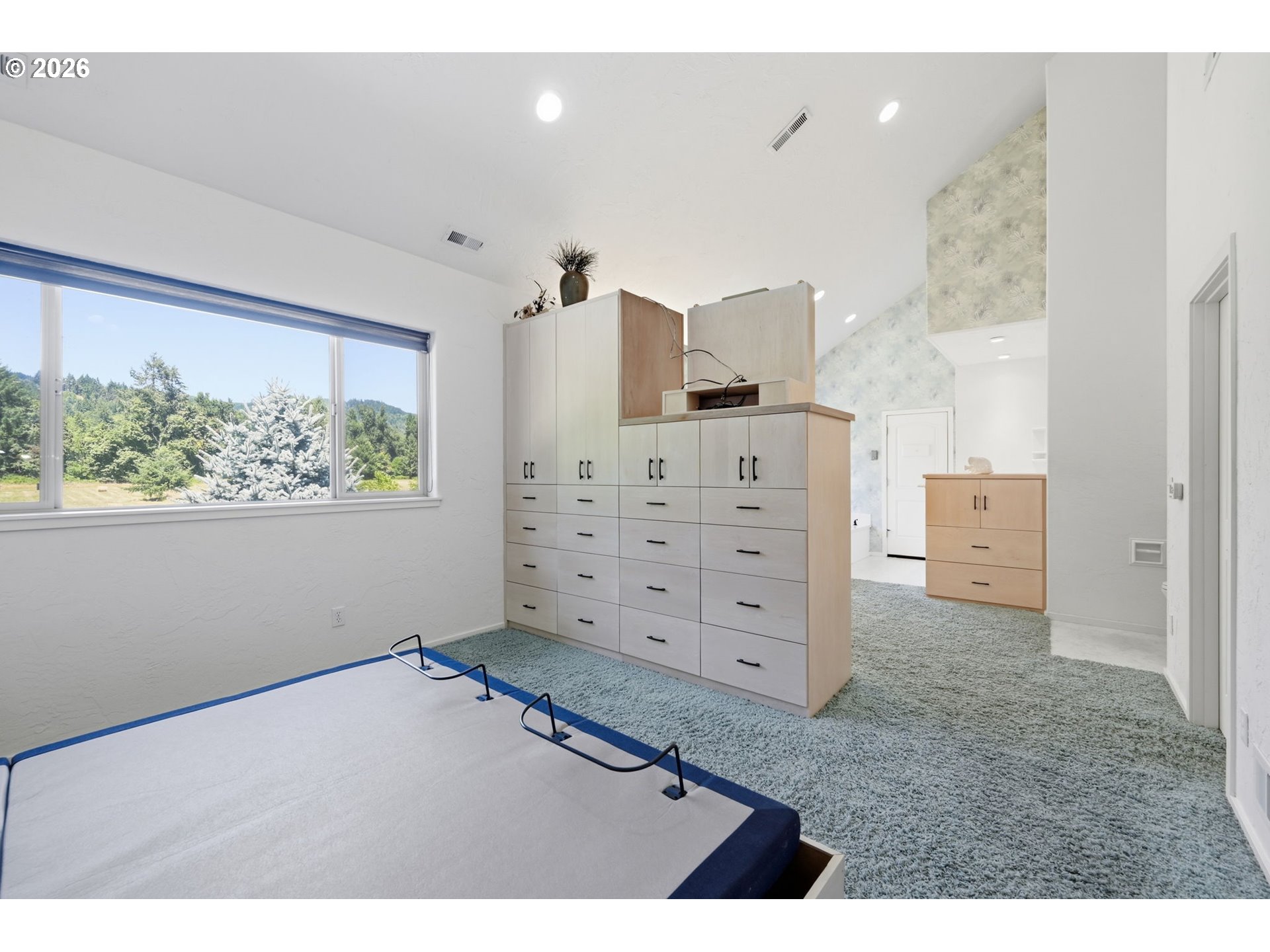 Property photo 16 of 48