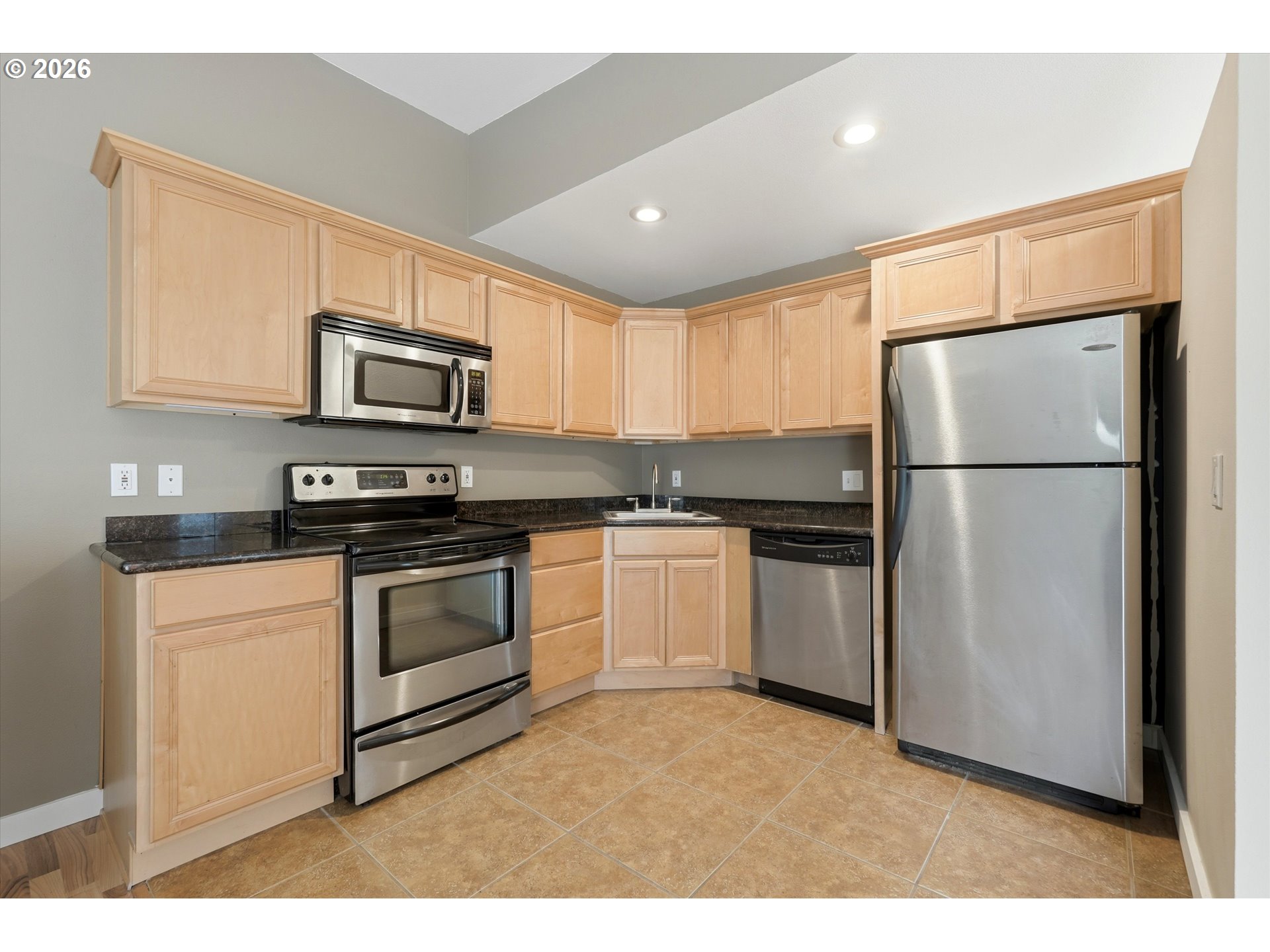 Photo #8: 269504585 Listing: Photo #8