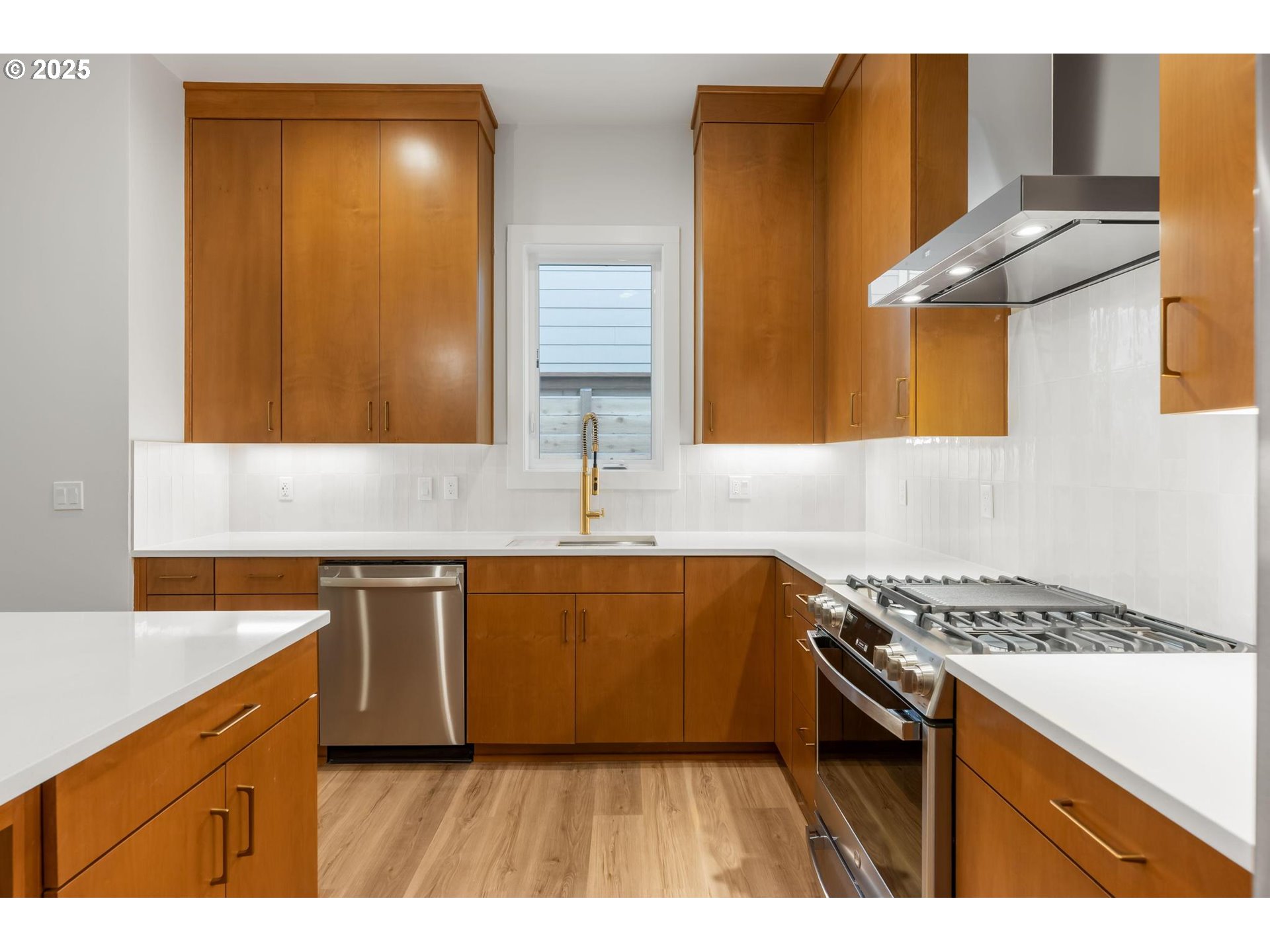 Photo #7: 270092511 Listing: Photo #7