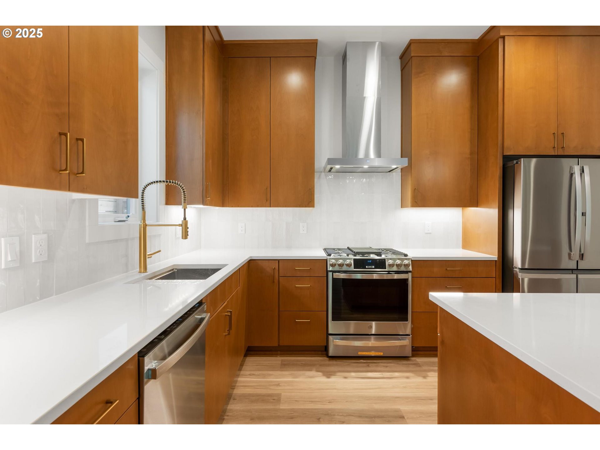 Photo #8: 270092511 Listing: Photo #8