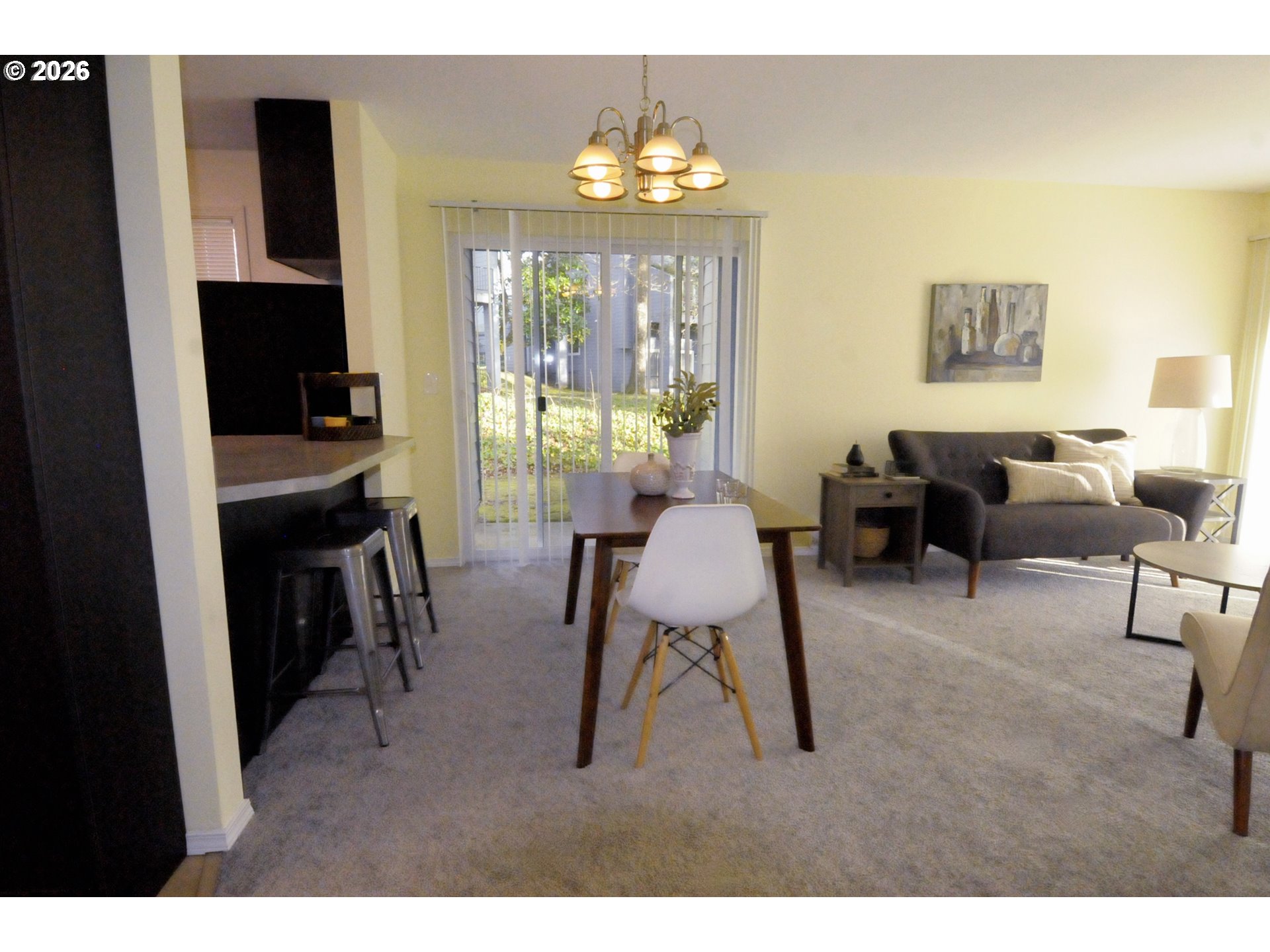 Photo #2: 271625400 Listing: Photo #2