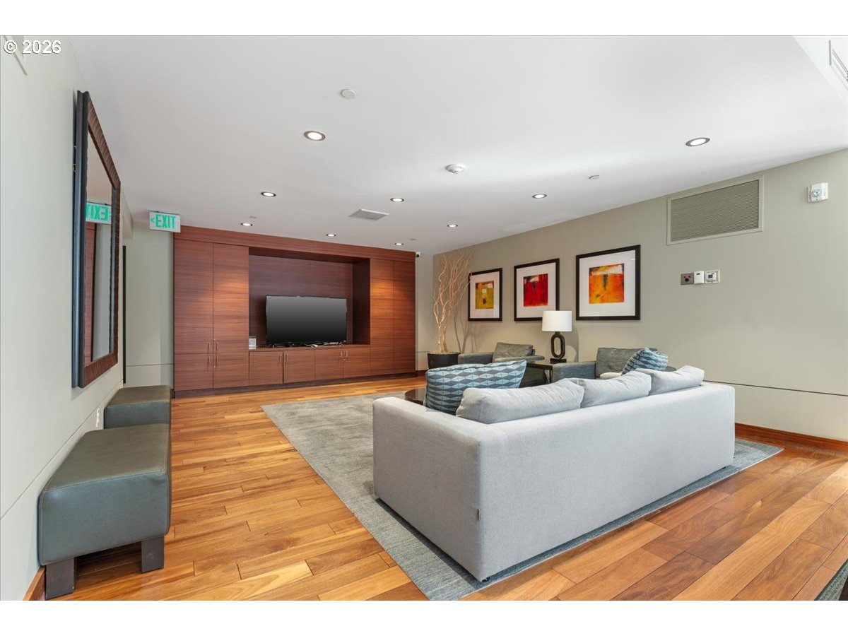 3601 S RIVER PKWY UNIT 812, Portland, OR, 97239