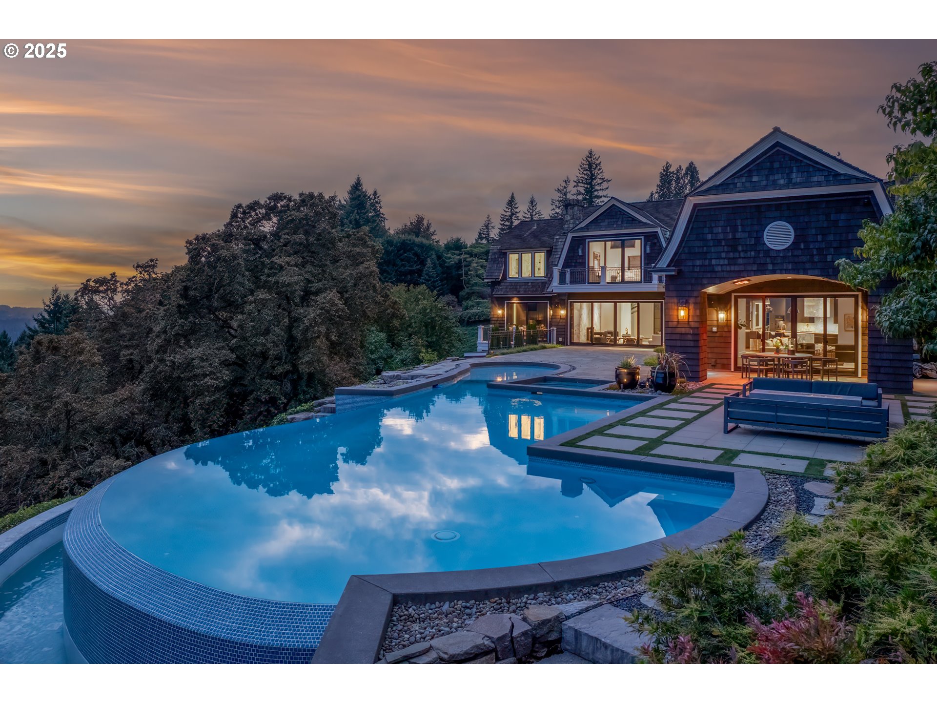 2088 CREST DR, Lake Oswego, OR, 97034