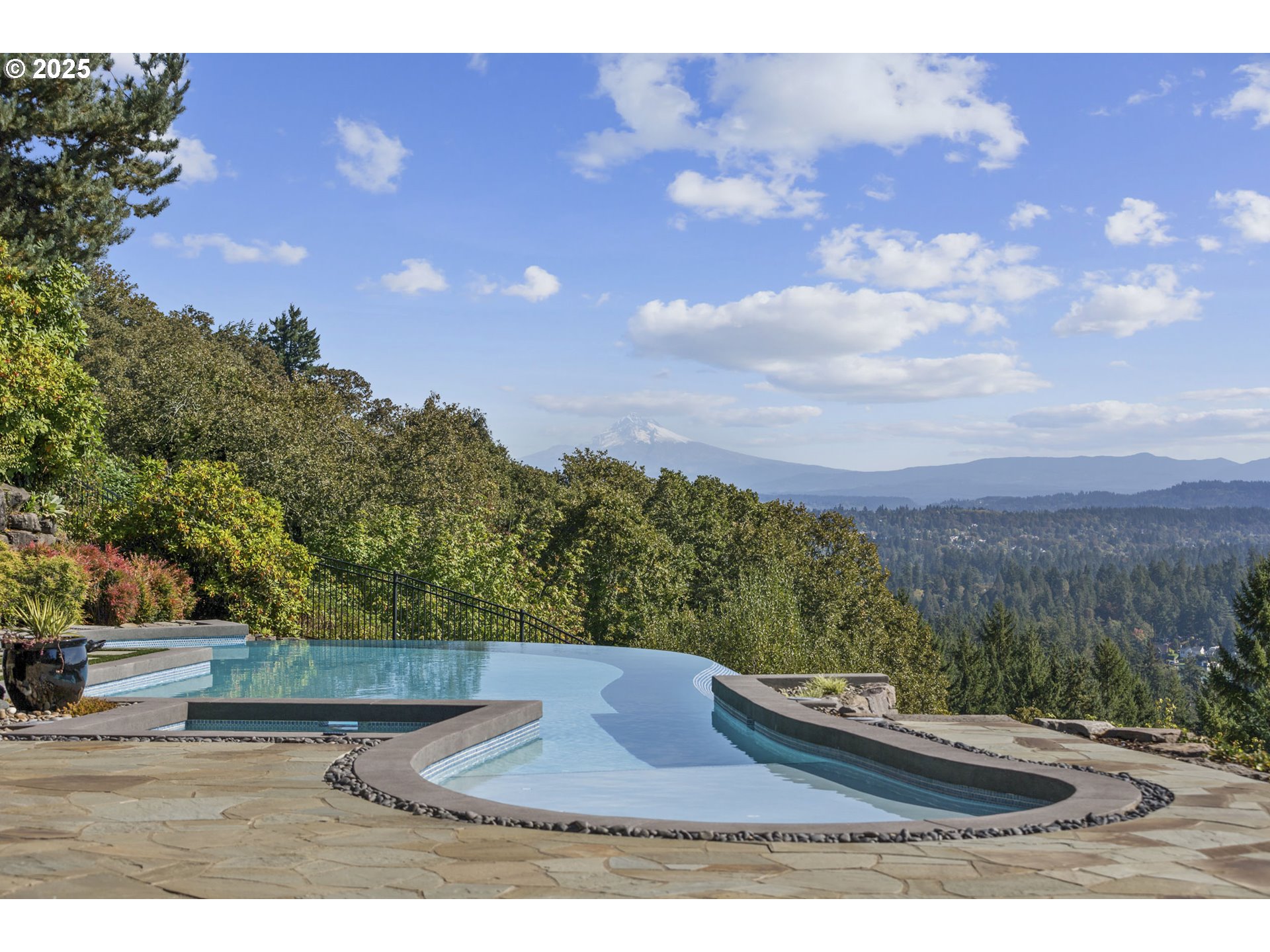 2088 CREST DR, Lake Oswego, OR, 97034