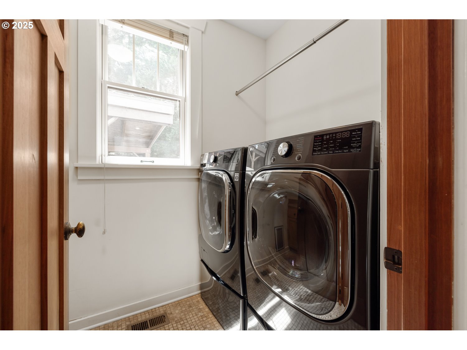 12624 SW 22ND AVE, Lake Oswego, OR, 97034