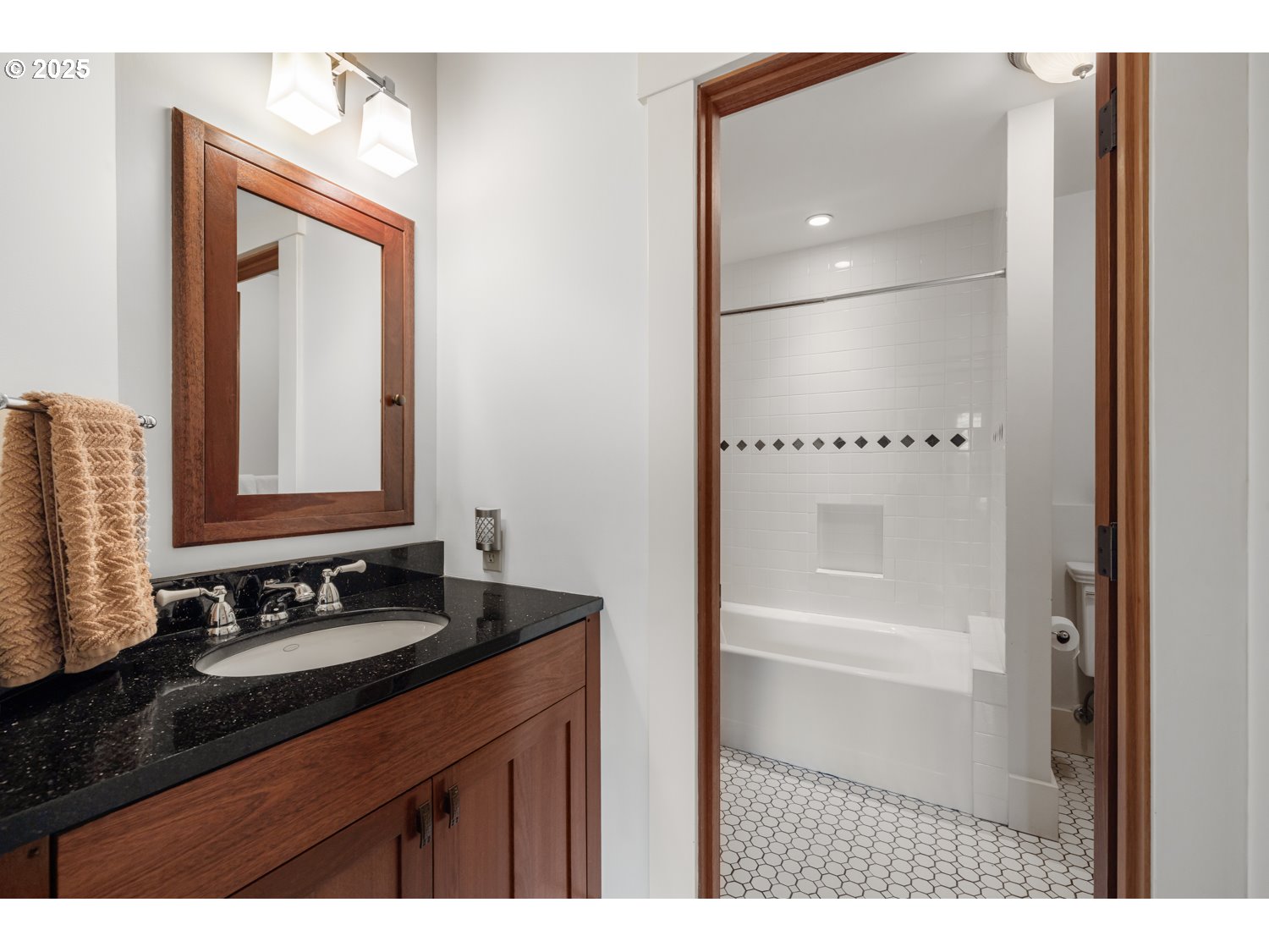 12624 SW 22ND AVE, Lake Oswego, OR, 97034