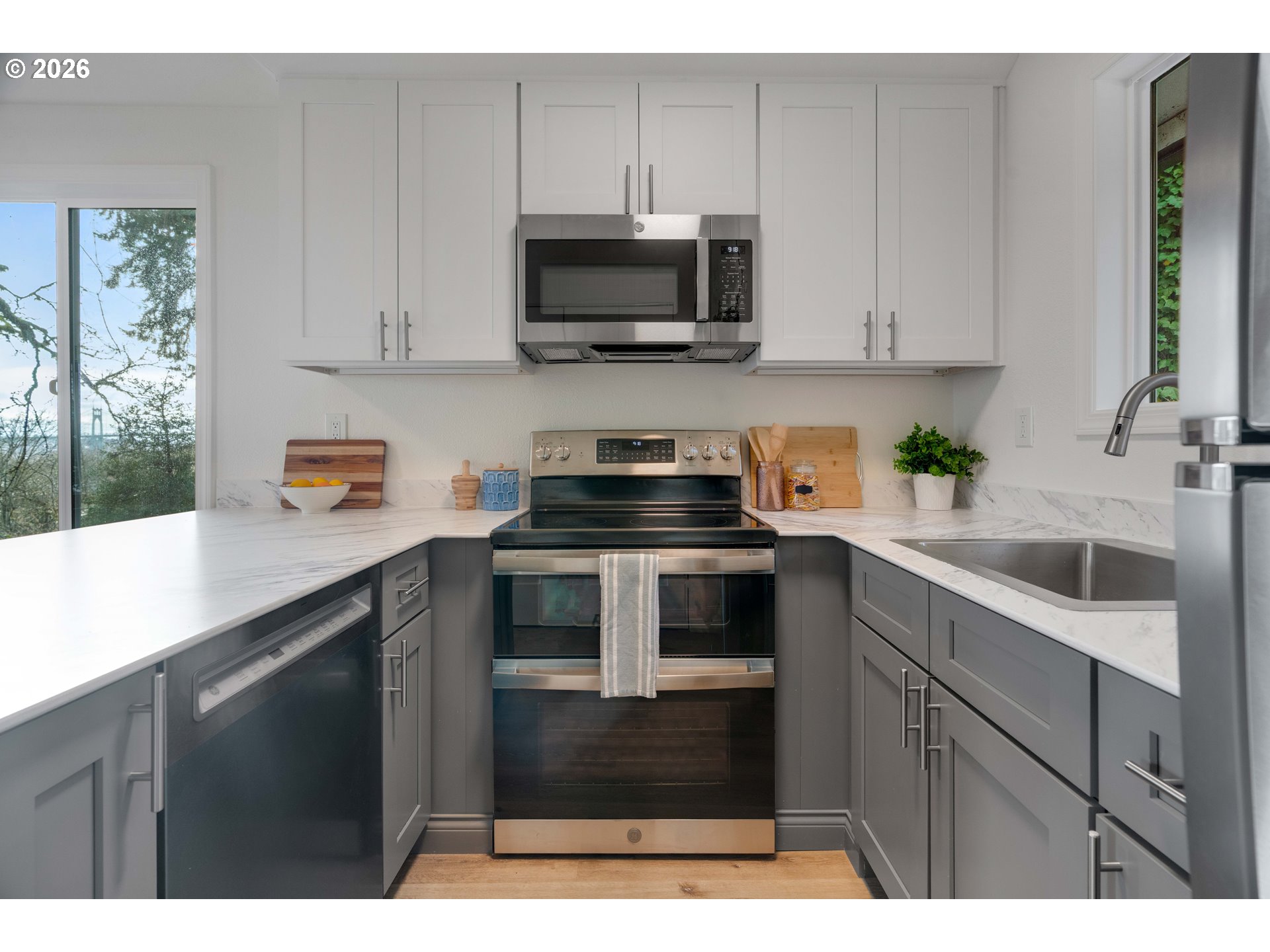 9442/9446 NW ROSEWAY AVE, Portland, OR, 97231