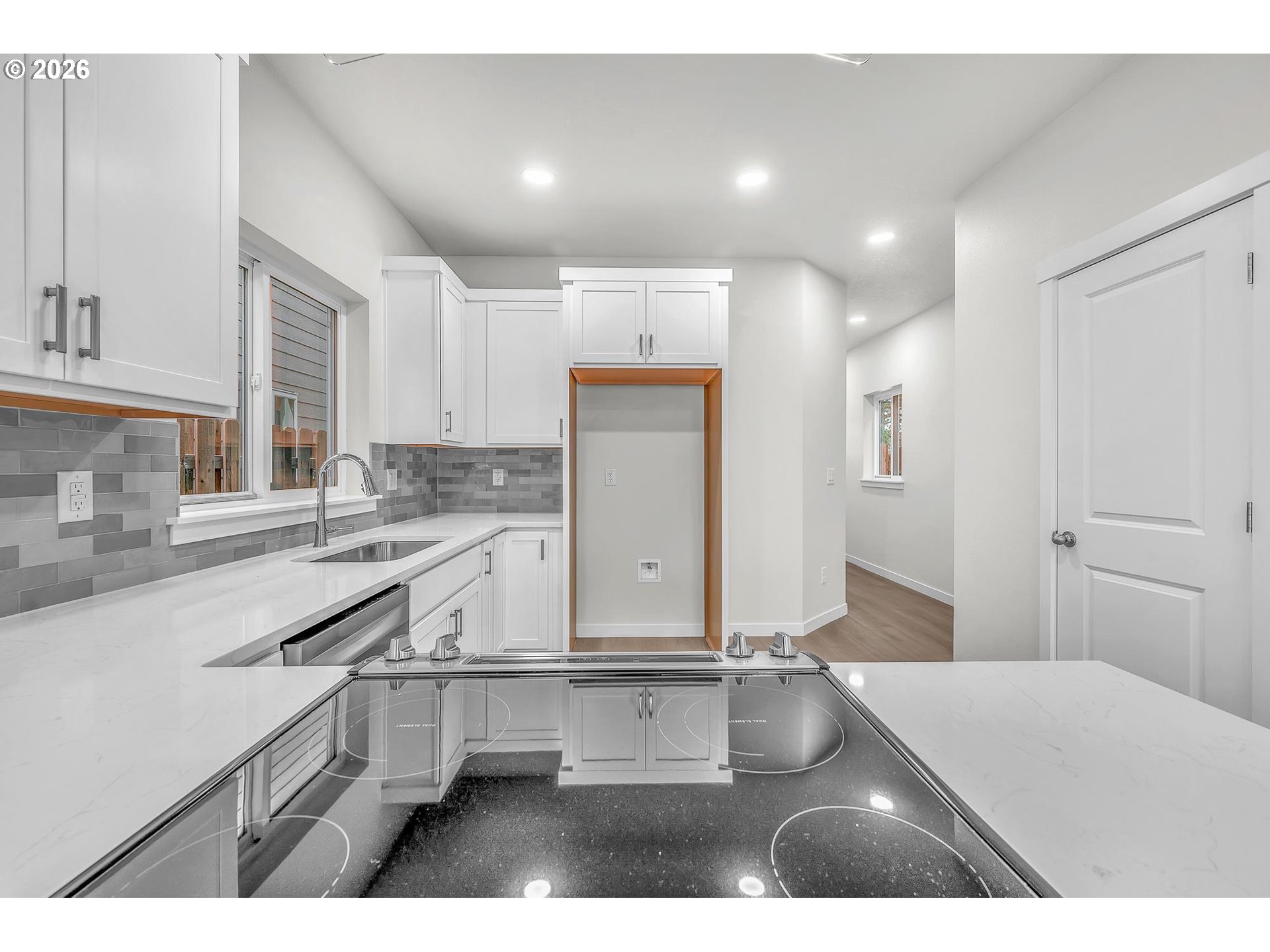 Photo #8: 275189109 Listing: Photo #8