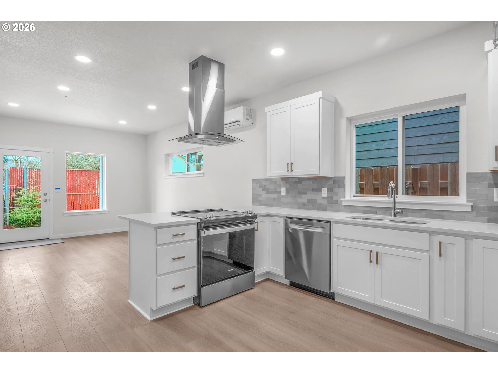 Photo #6: 275189109 Listing: Photo #6