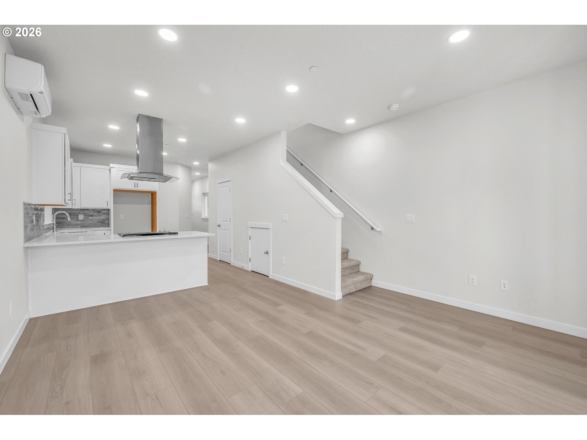 Photo #9: 275189109 Listing: Photo #9