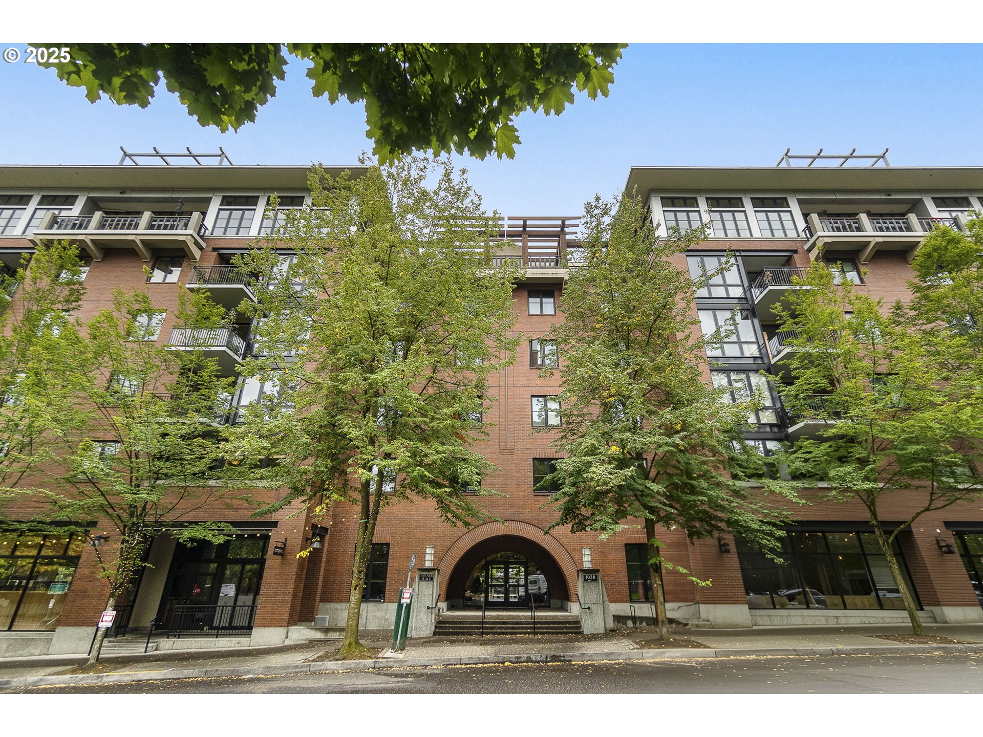 Photo #4: 275878504 Listing 