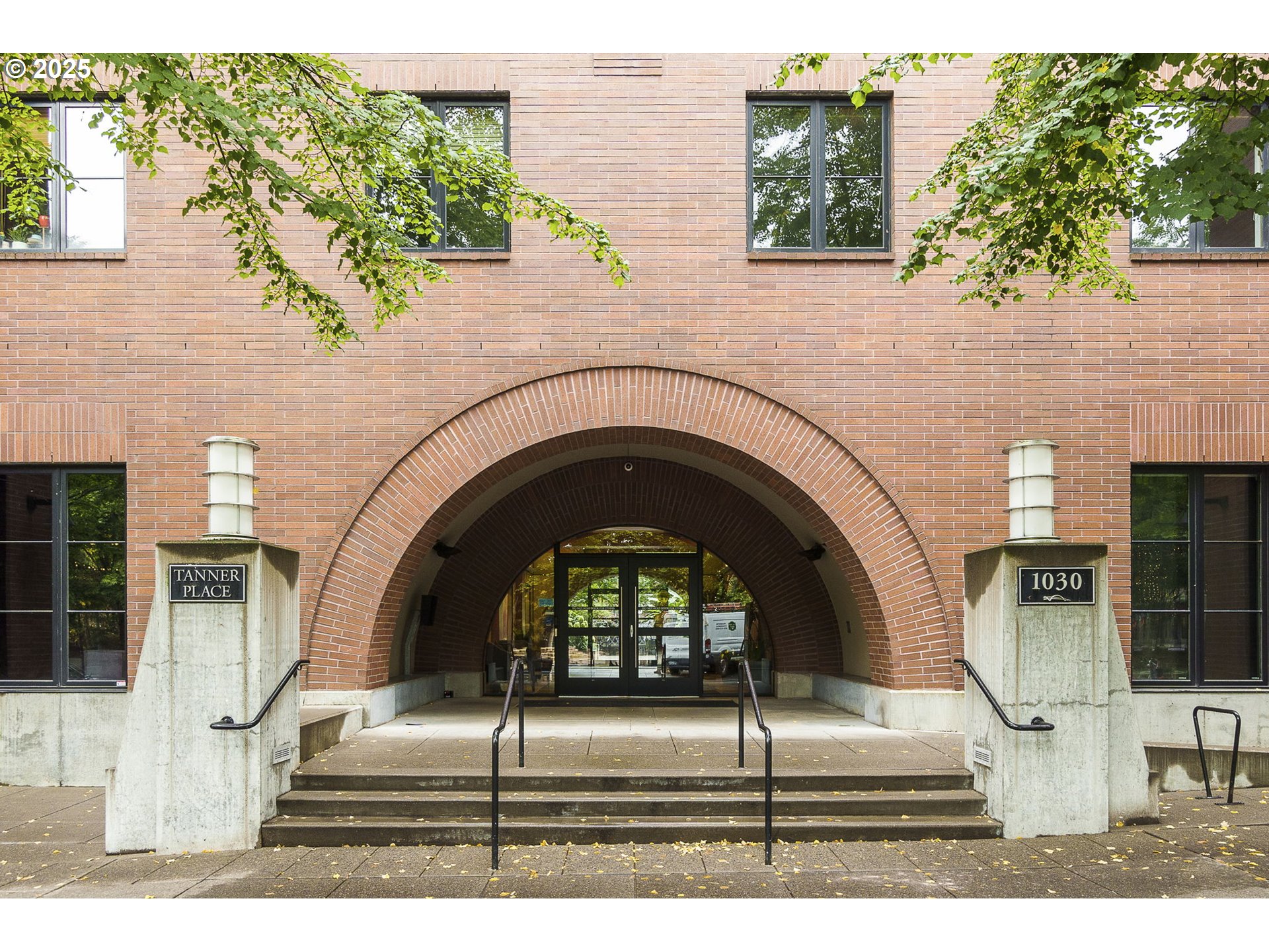 Photo #5: 275878504 Listing 