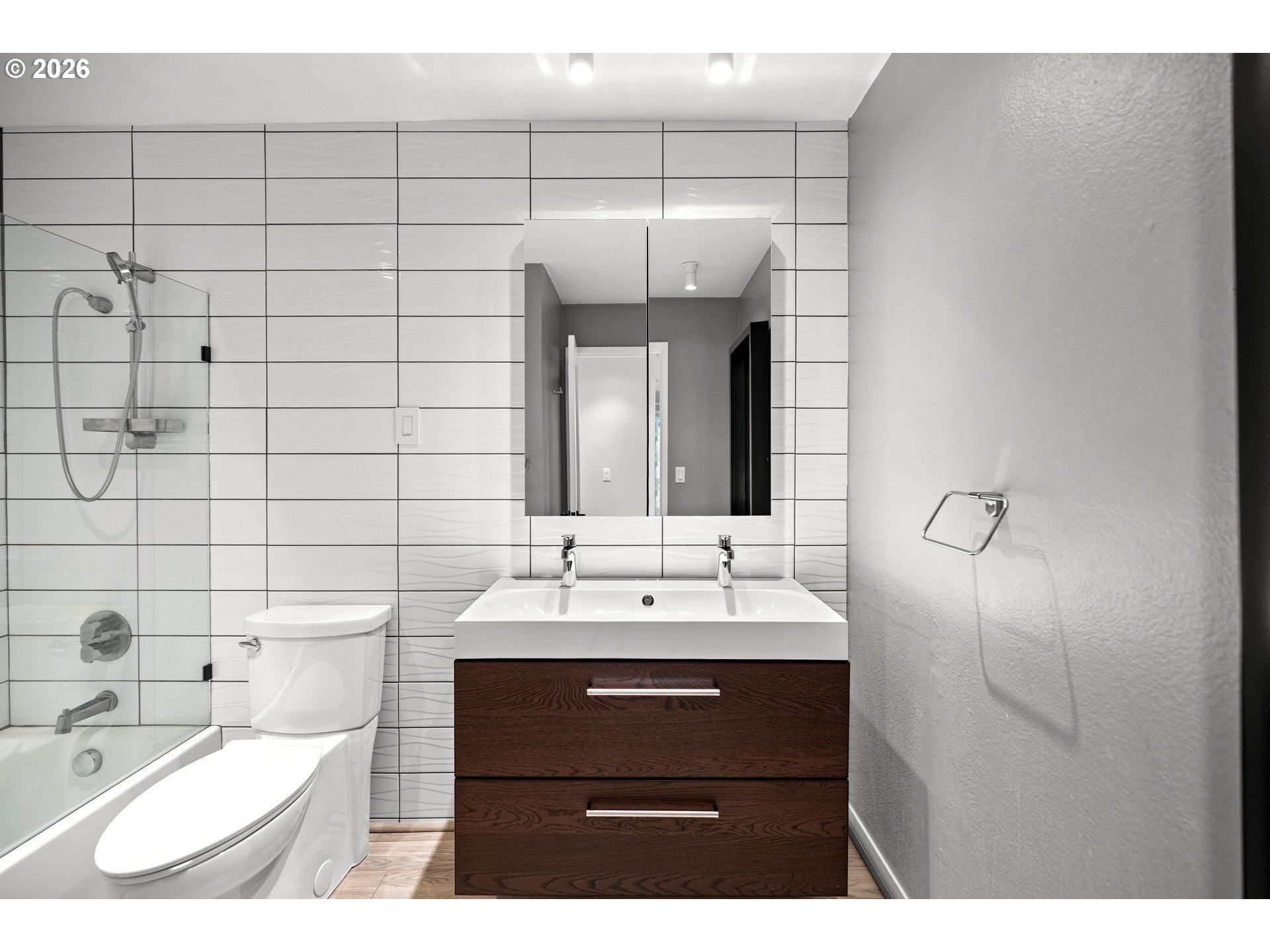 Photo #16: 276443597 Listing: Photo #16