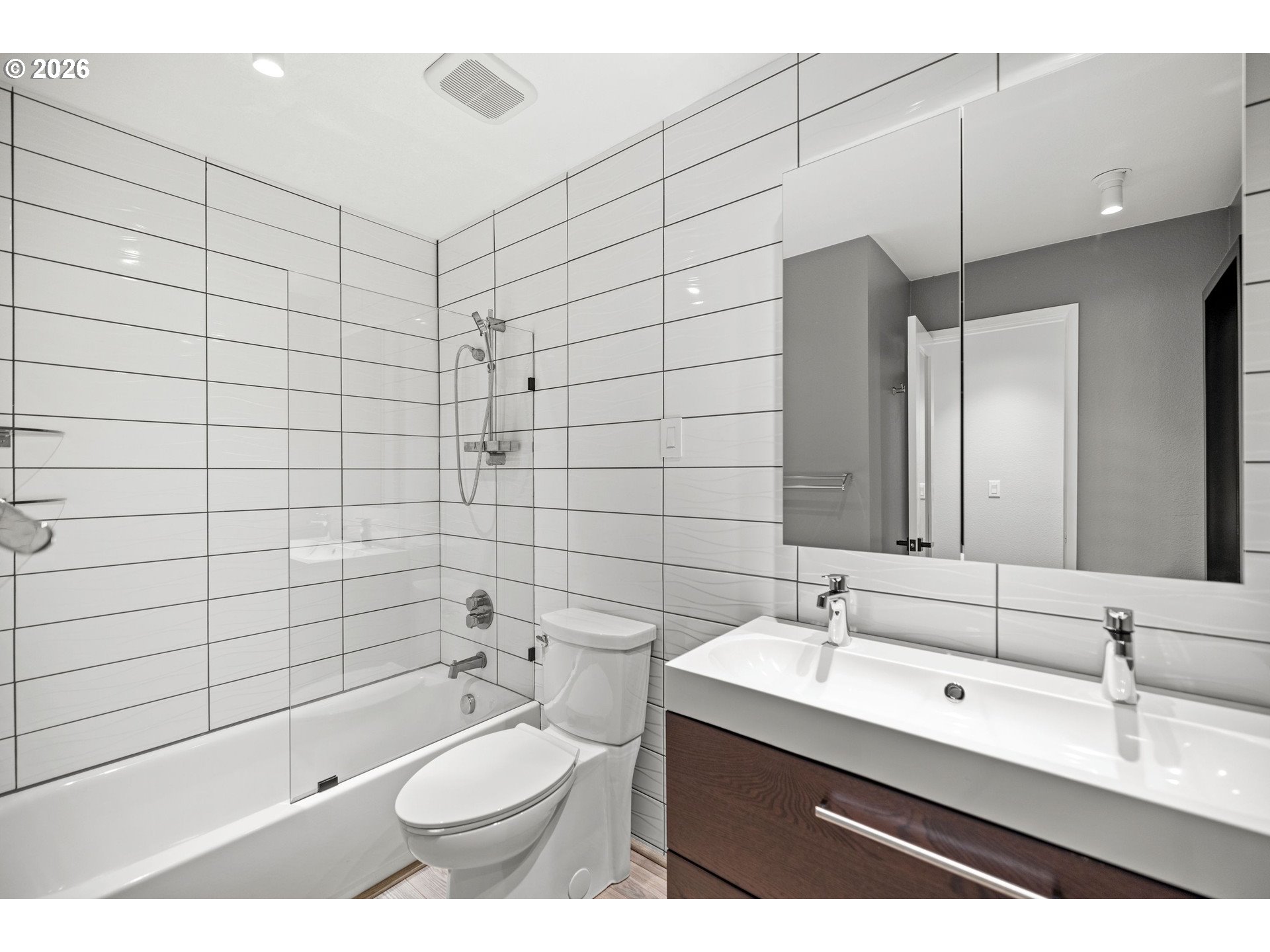 Photo #17: 276443597 Listing: Photo #17