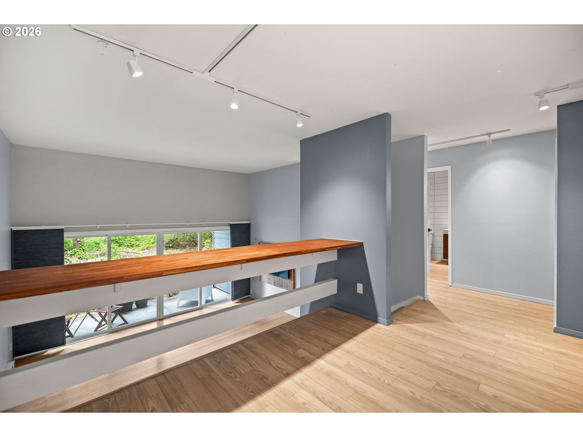 Photo #5: 276443597 Listing: Photo #5