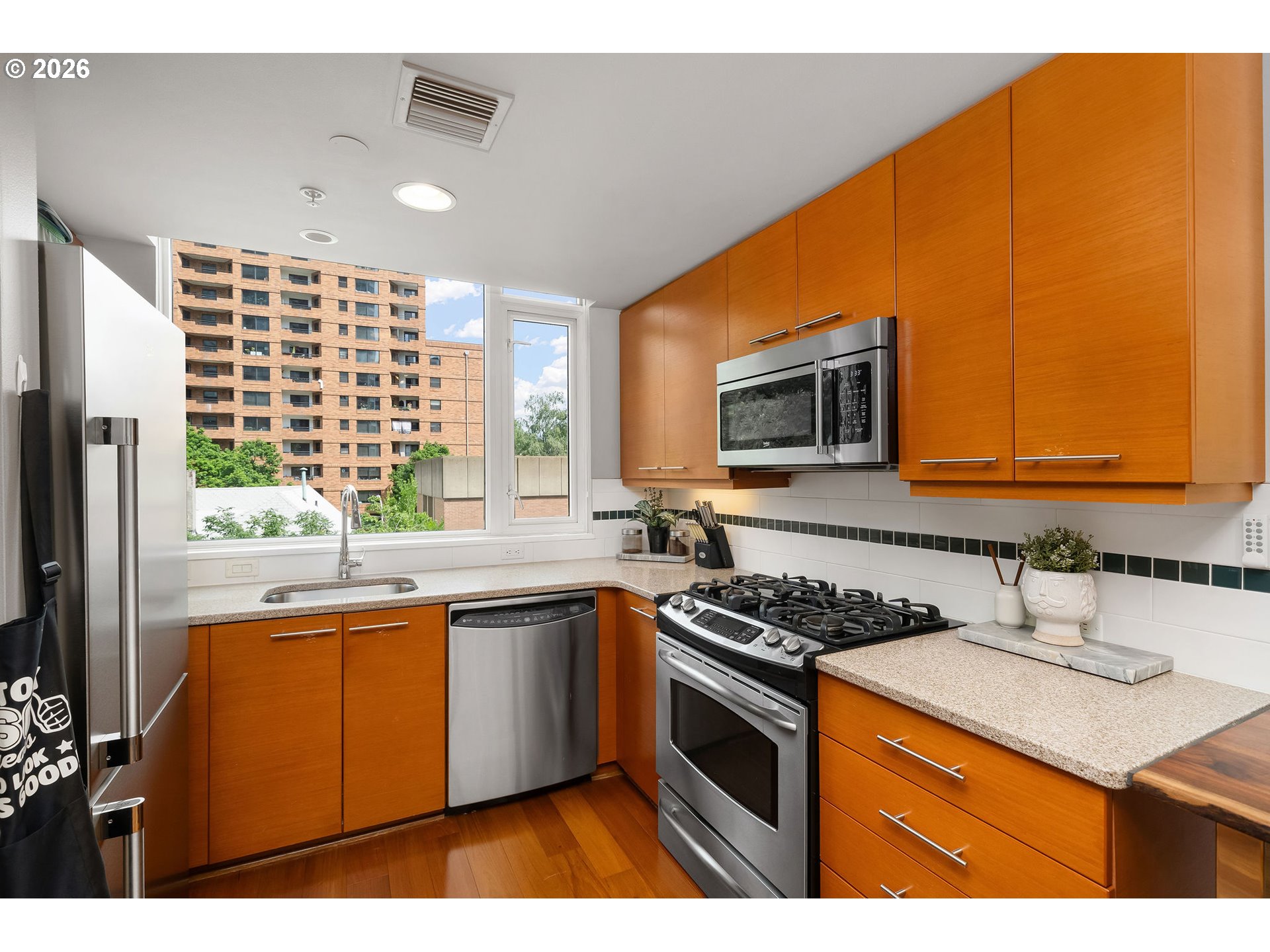 Photo #17: 276667948 Listing: Photo #17