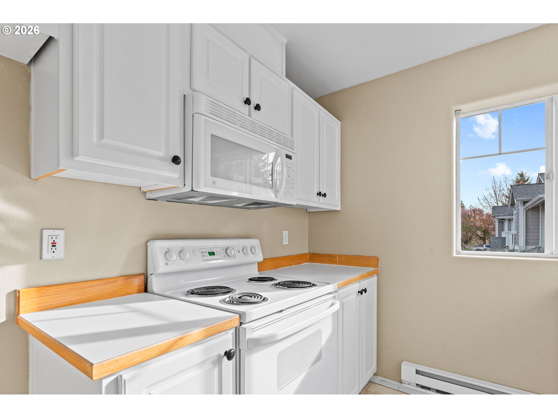 Photo #12: 277822882 Listing: Photo #12