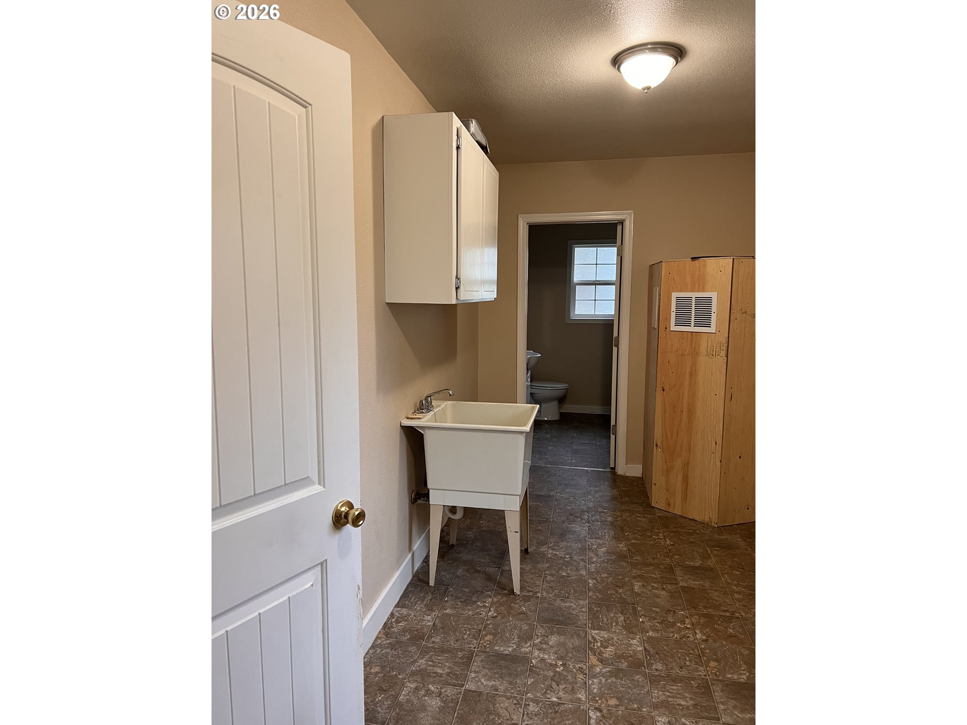 Property photo 6 of 11