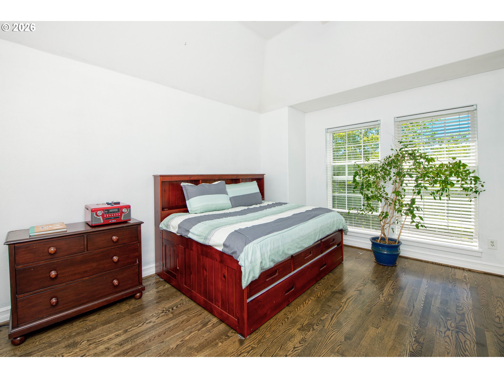 Photo #2: 280692798 Listing: Photo #2