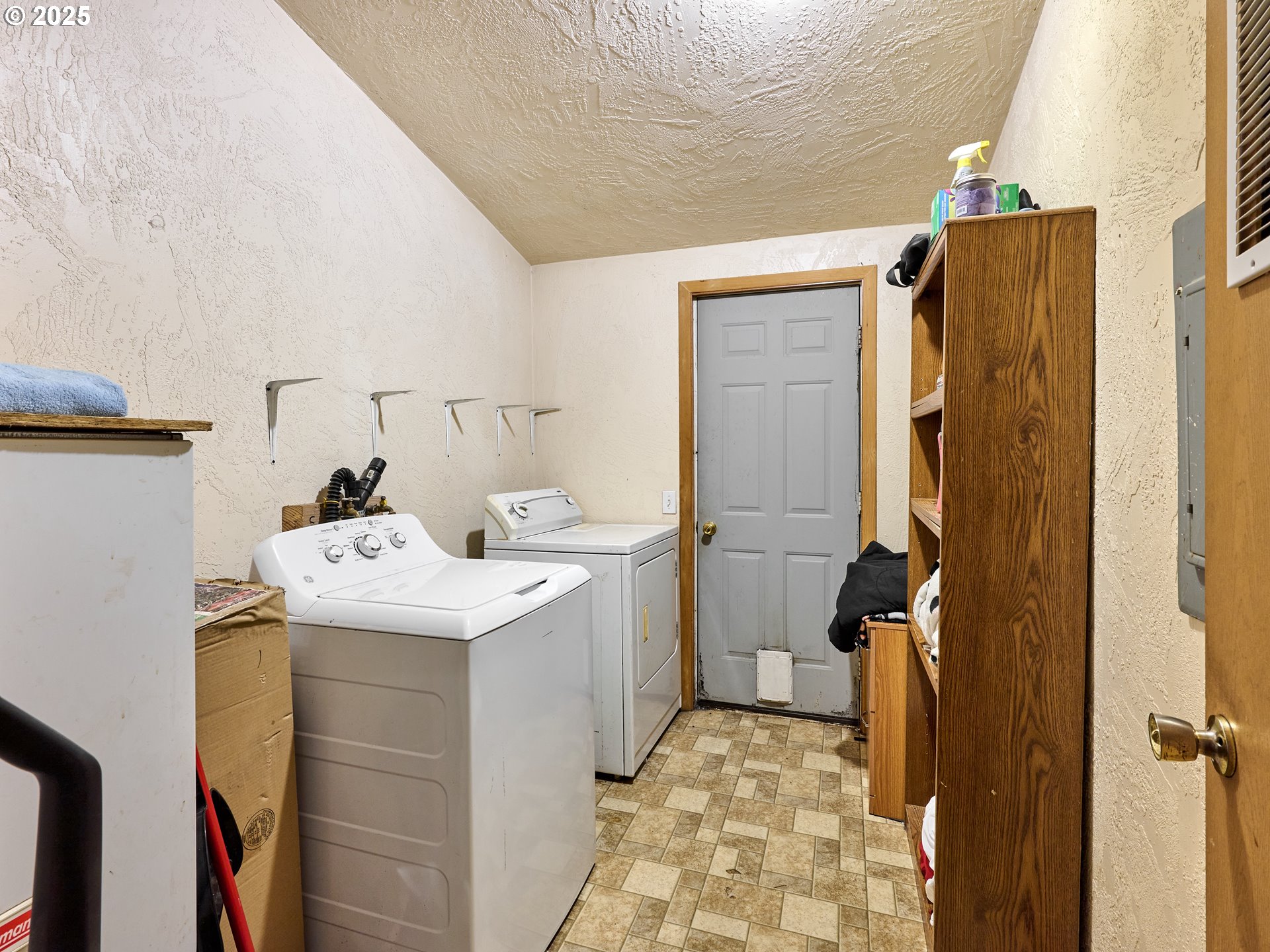 1632 BROWN ST, Woodburn, OR, 97071