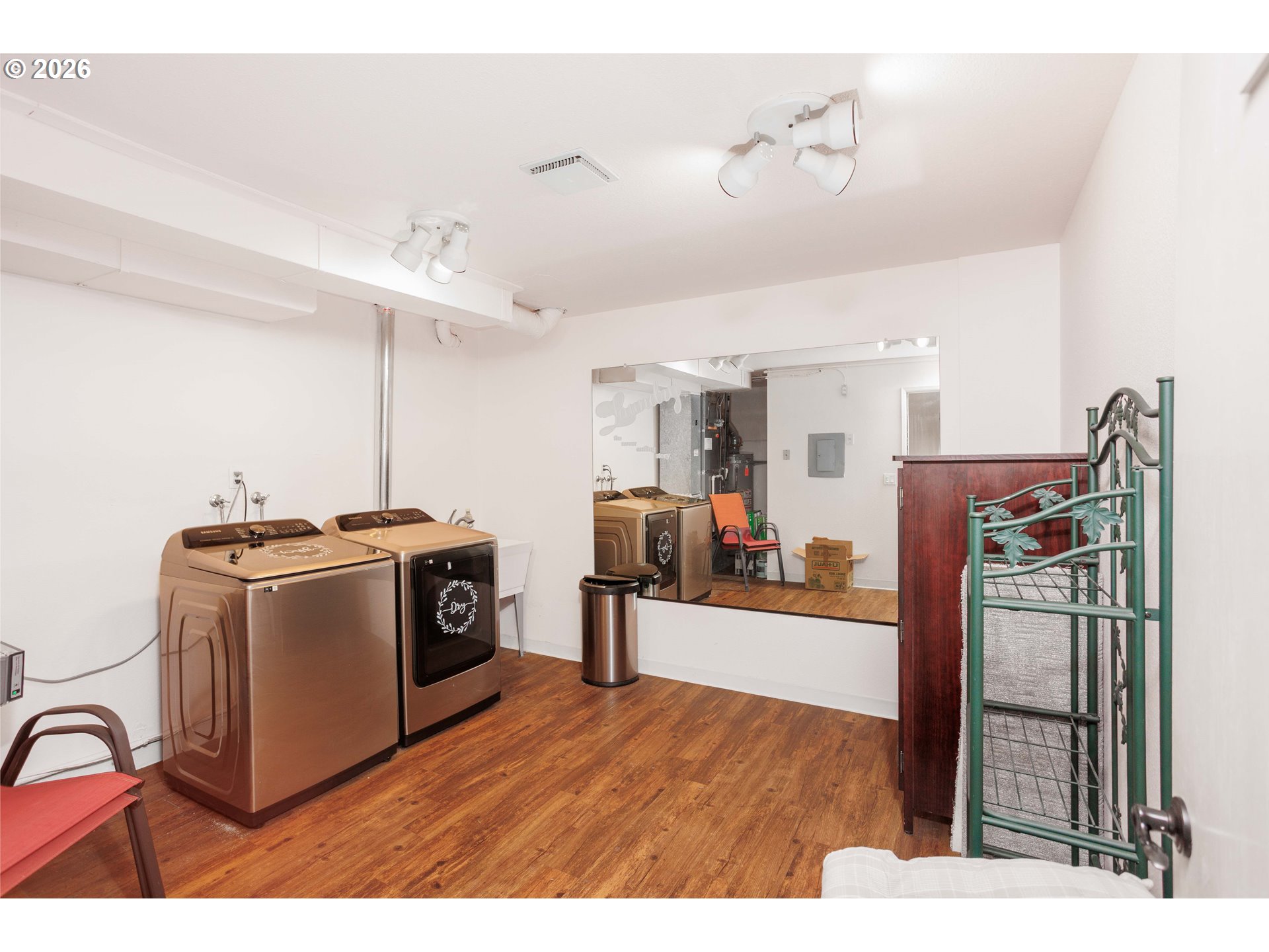 Photo #4: 283173911 Listing: Photo #4