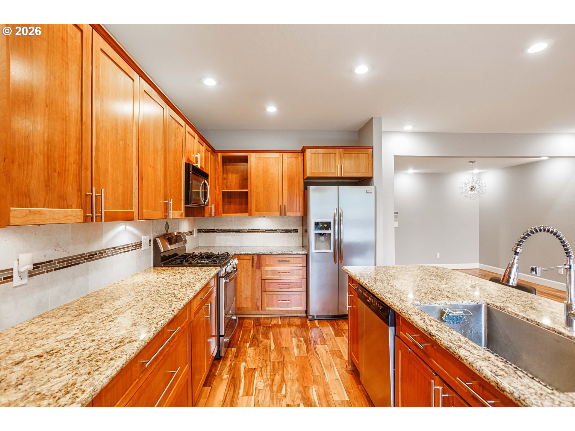 Photo #8: 283173911 Listing: Photo #8