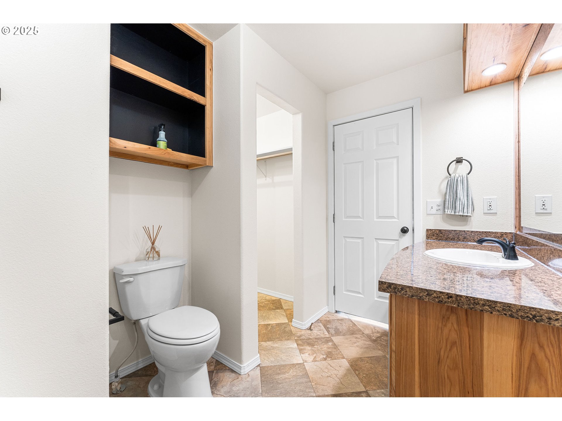 52 VEYS DR, Kelso, WA, 98626