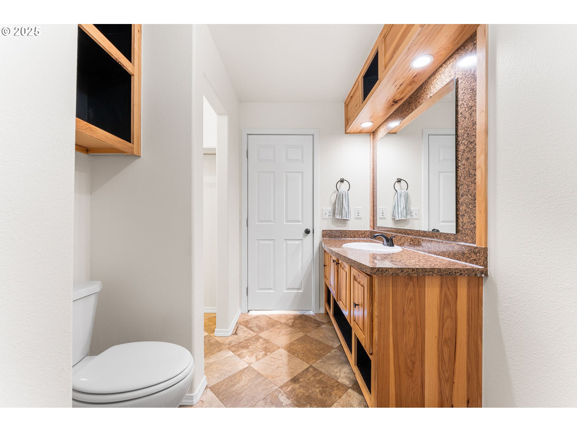 52 VEYS DR, Kelso, WA, 98626