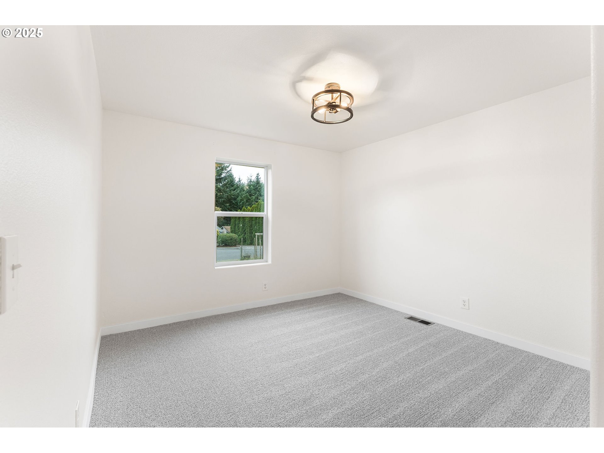 52 VEYS DR, Kelso, WA, 98626