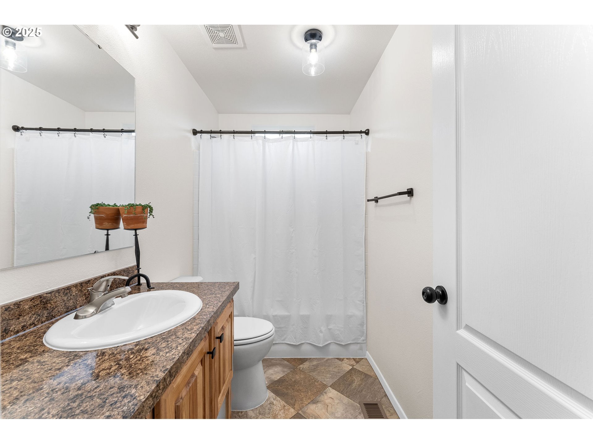 52 VEYS DR, Kelso, WA, 98626