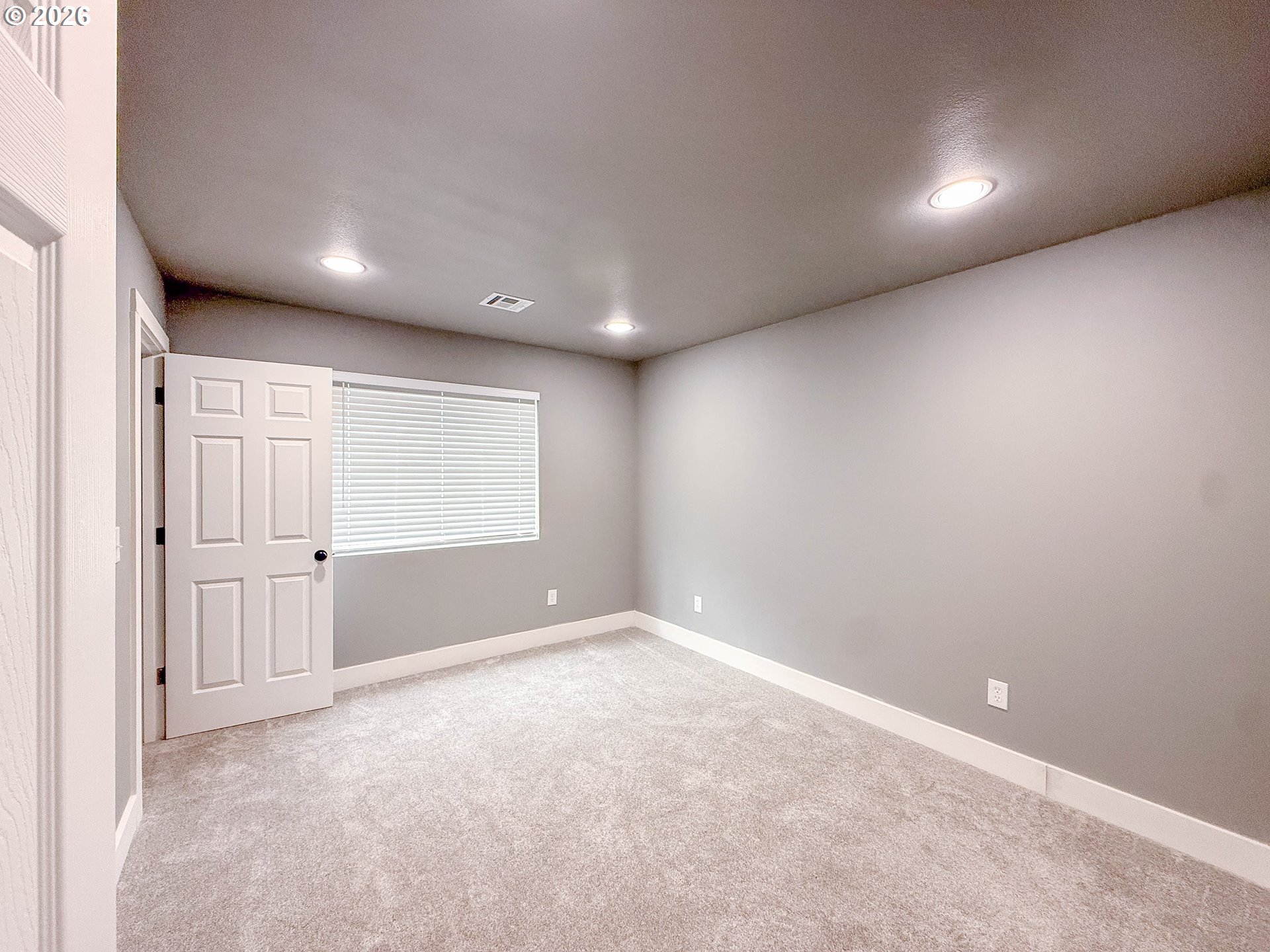 2382 E IRWIN WAY, Eugene, OR, 97402