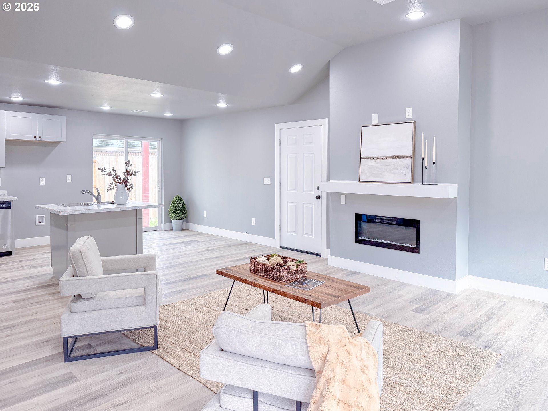 2382 E IRWIN WAY, Eugene, OR, 97402