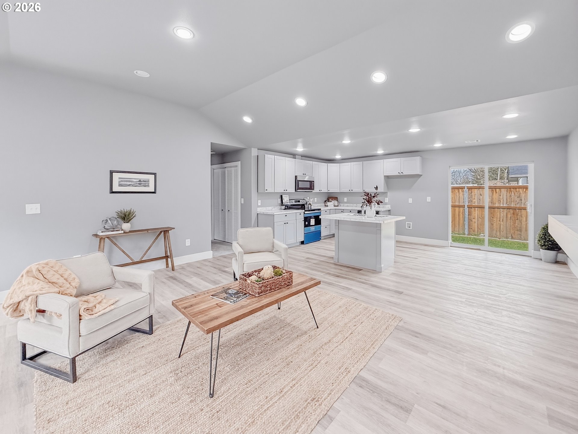 2382 E IRWIN WAY, Eugene, OR, 97402