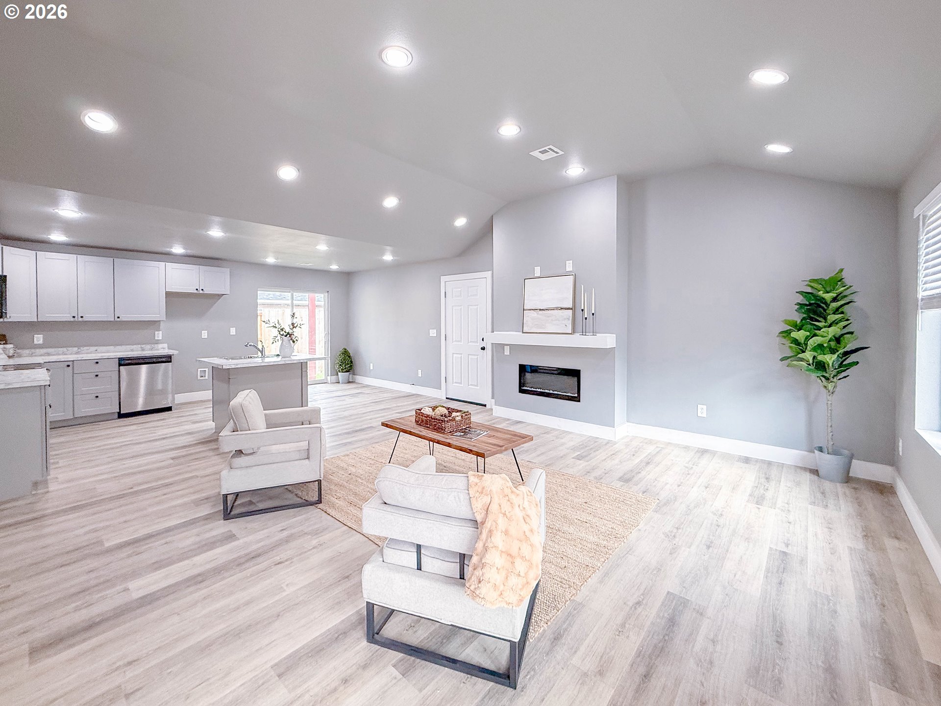 2382 E IRWIN WAY, Eugene, OR, 97402