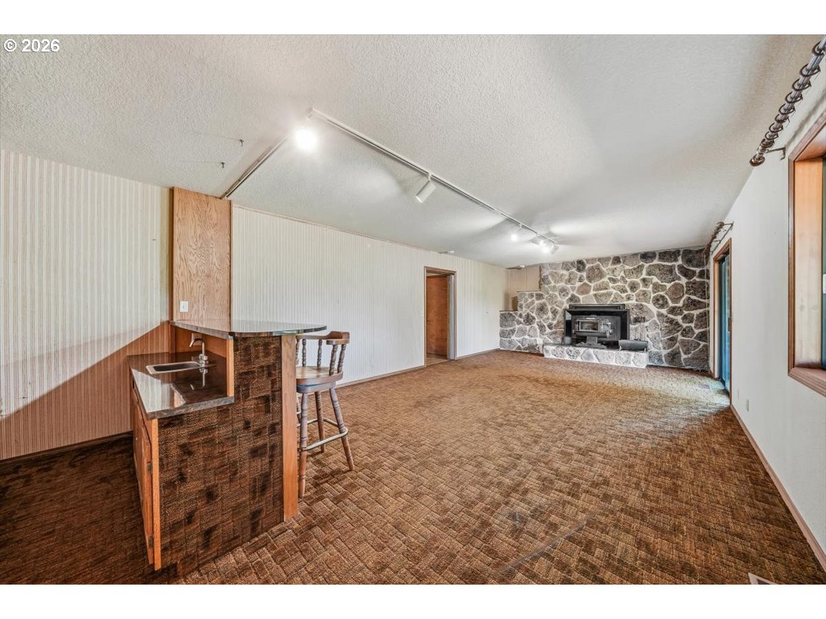 Property photo 6 of 48