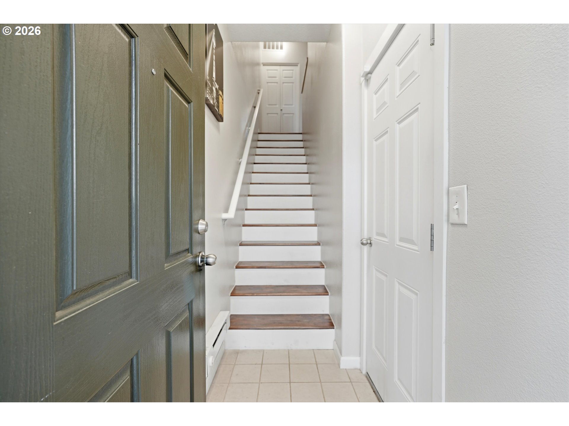 Photo #4: 284221248 Listing: Photo #4