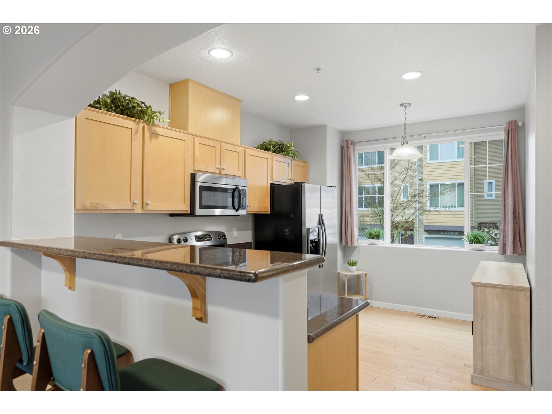 Photo #8: 284221248 Listing: Photo #8