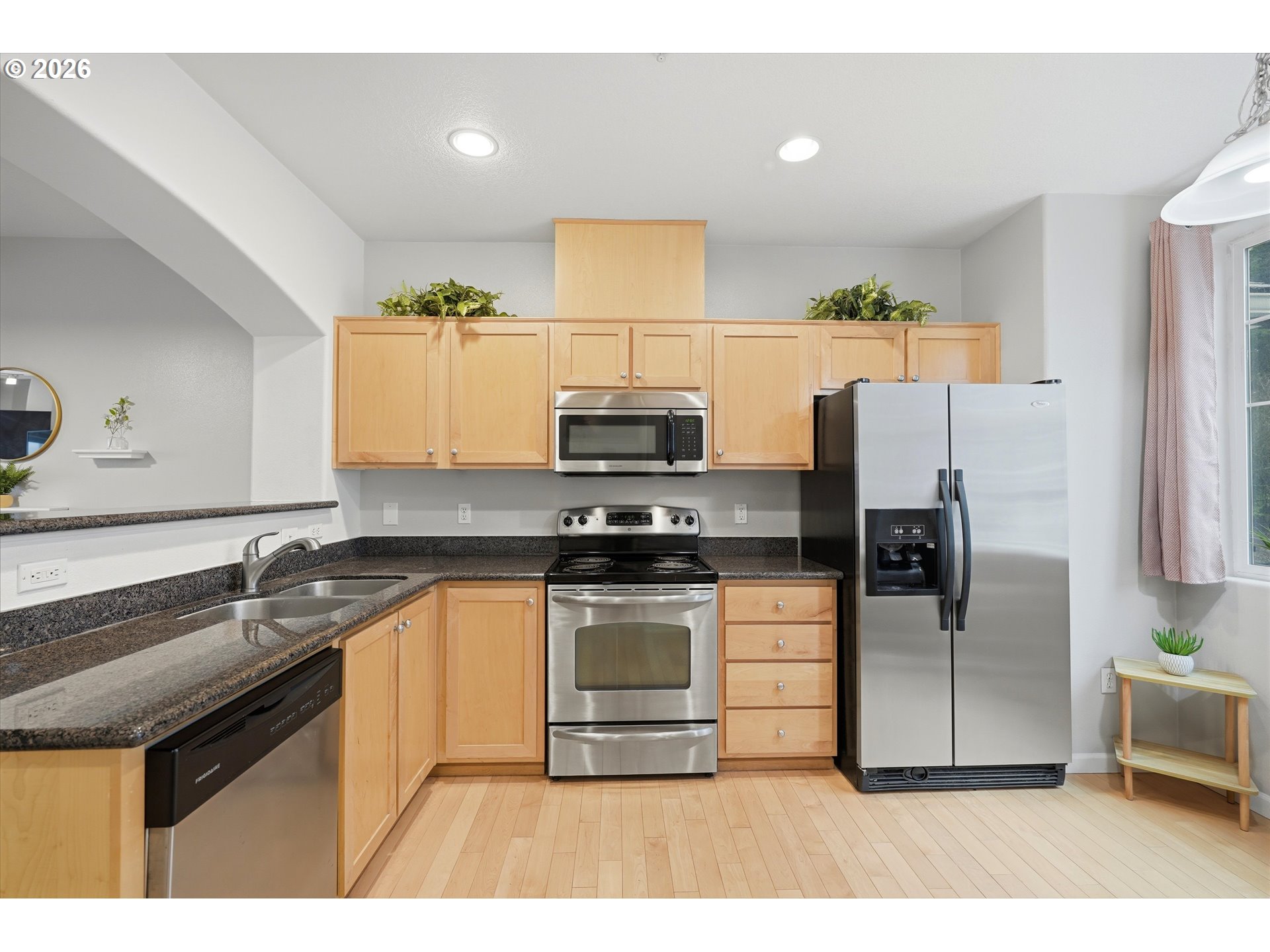 Photo #9: 284221248 Listing: Photo #9