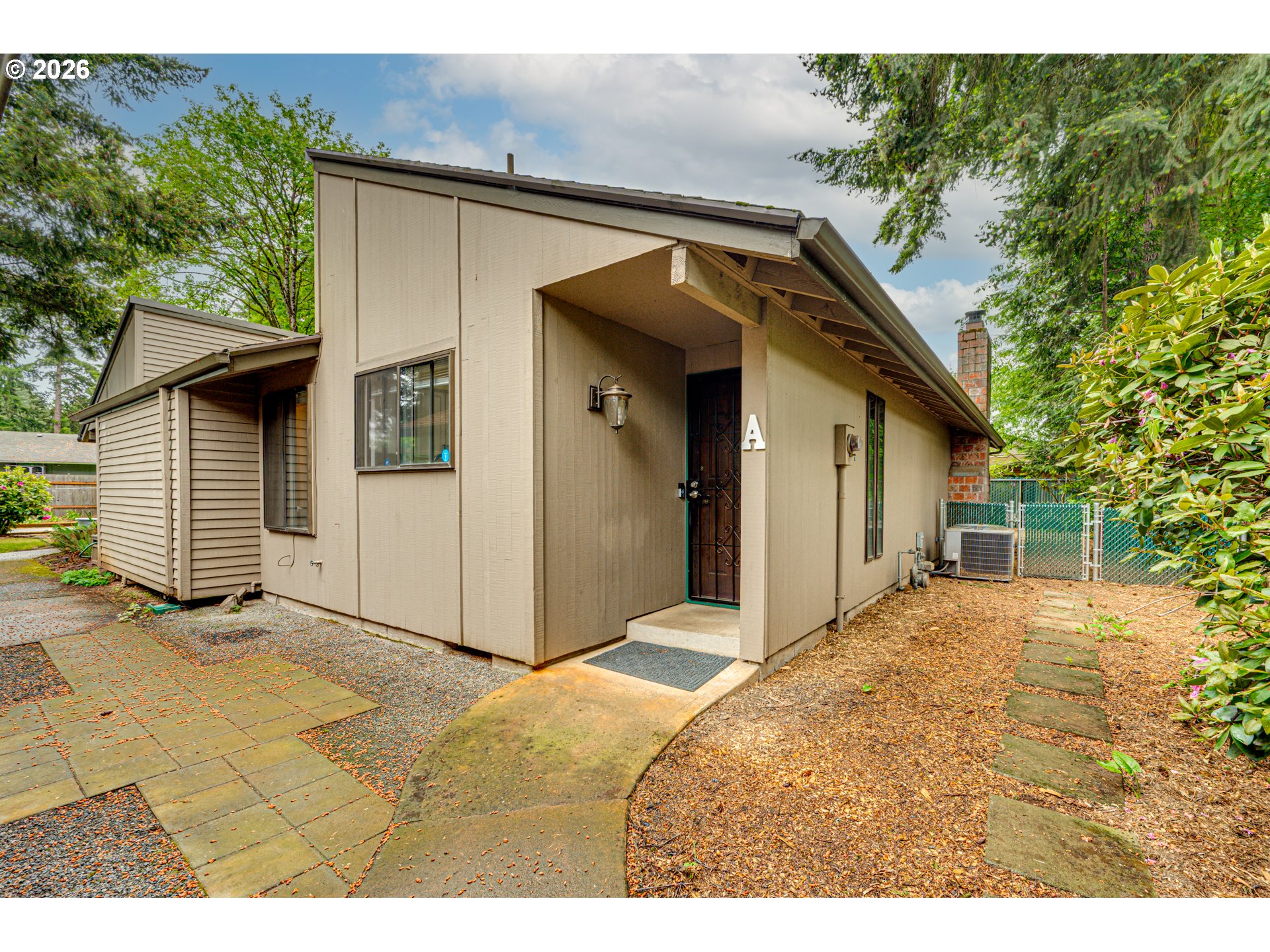 Photo #1: 284233749 Listing: Photo #1
