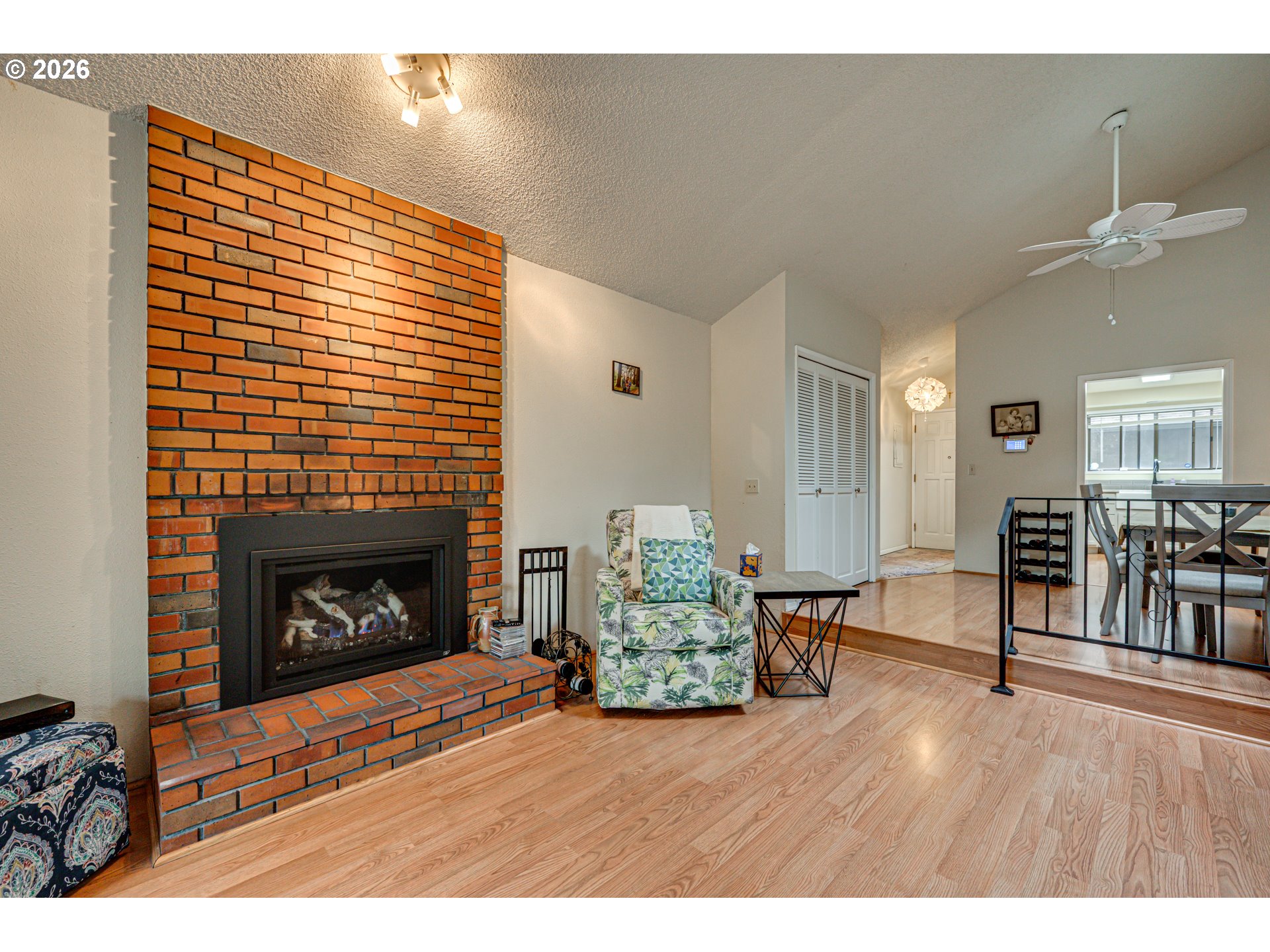 Photo #2: 284233749 Listing: Photo #2