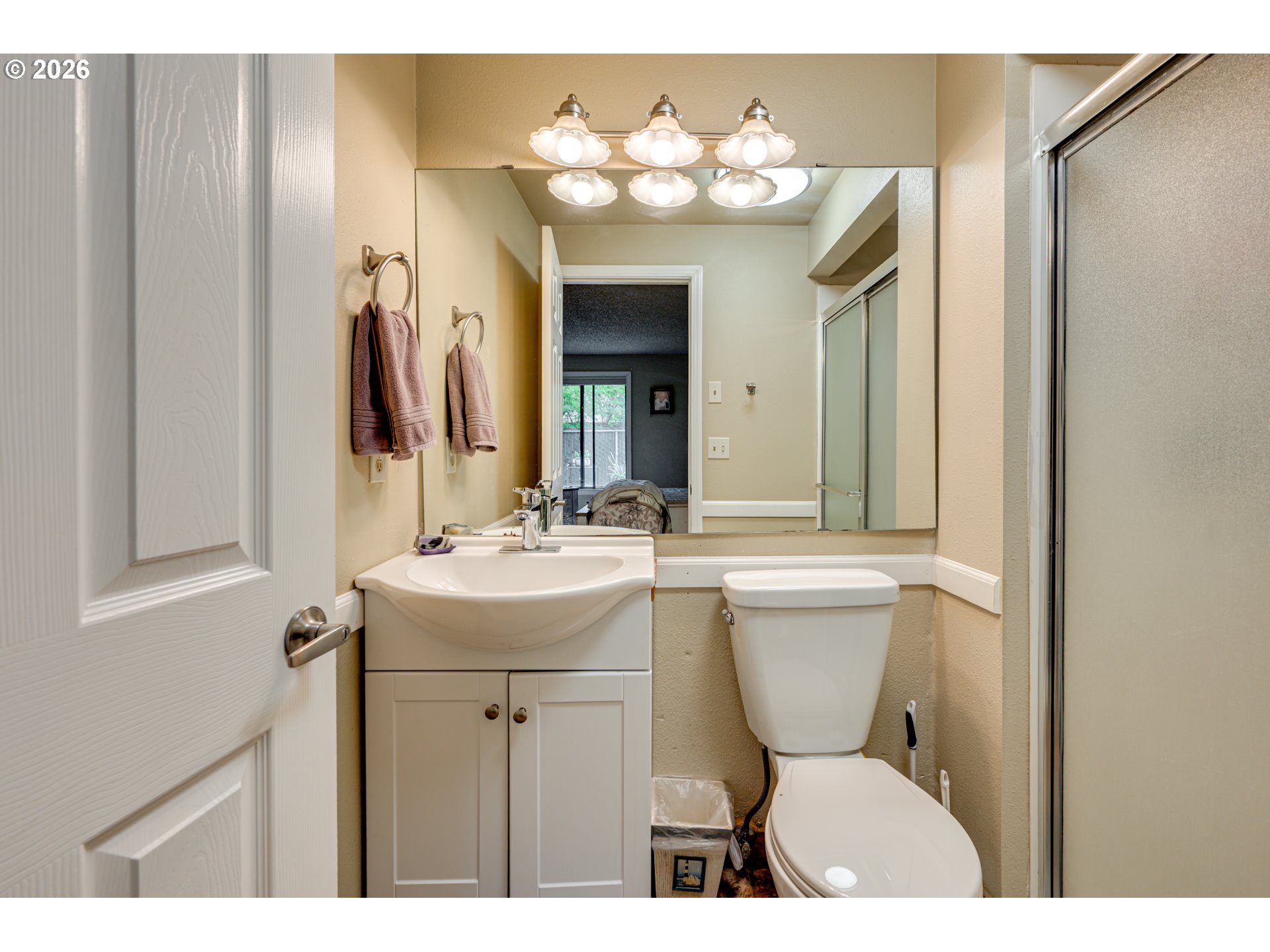 Photo #6: 284233749 Listing: Photo #6
